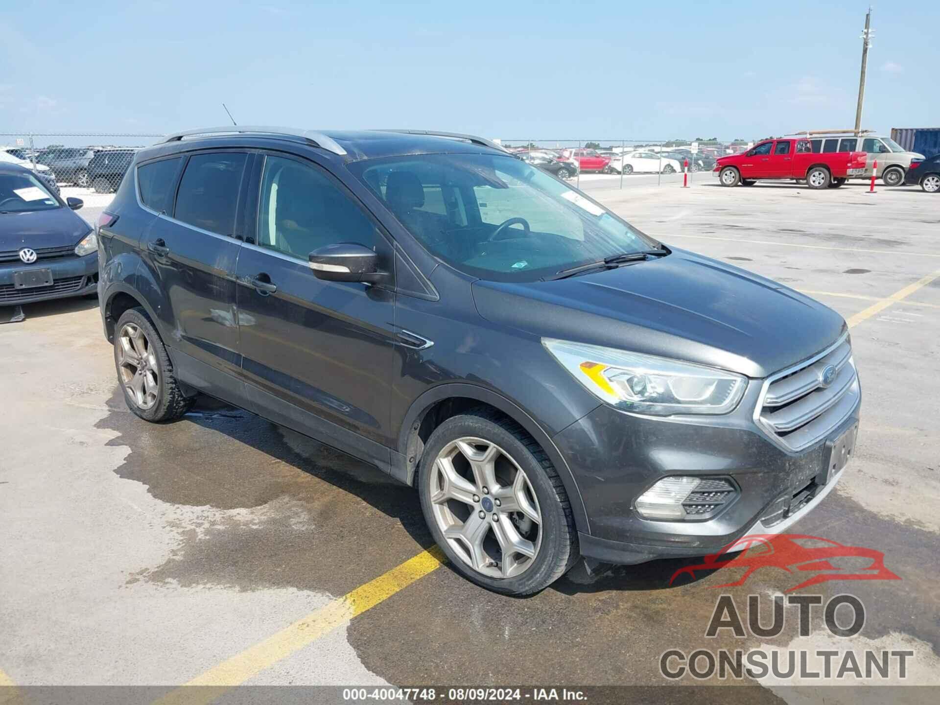 FORD ESCAPE 2017 - 1FMCU0J95HUD77289