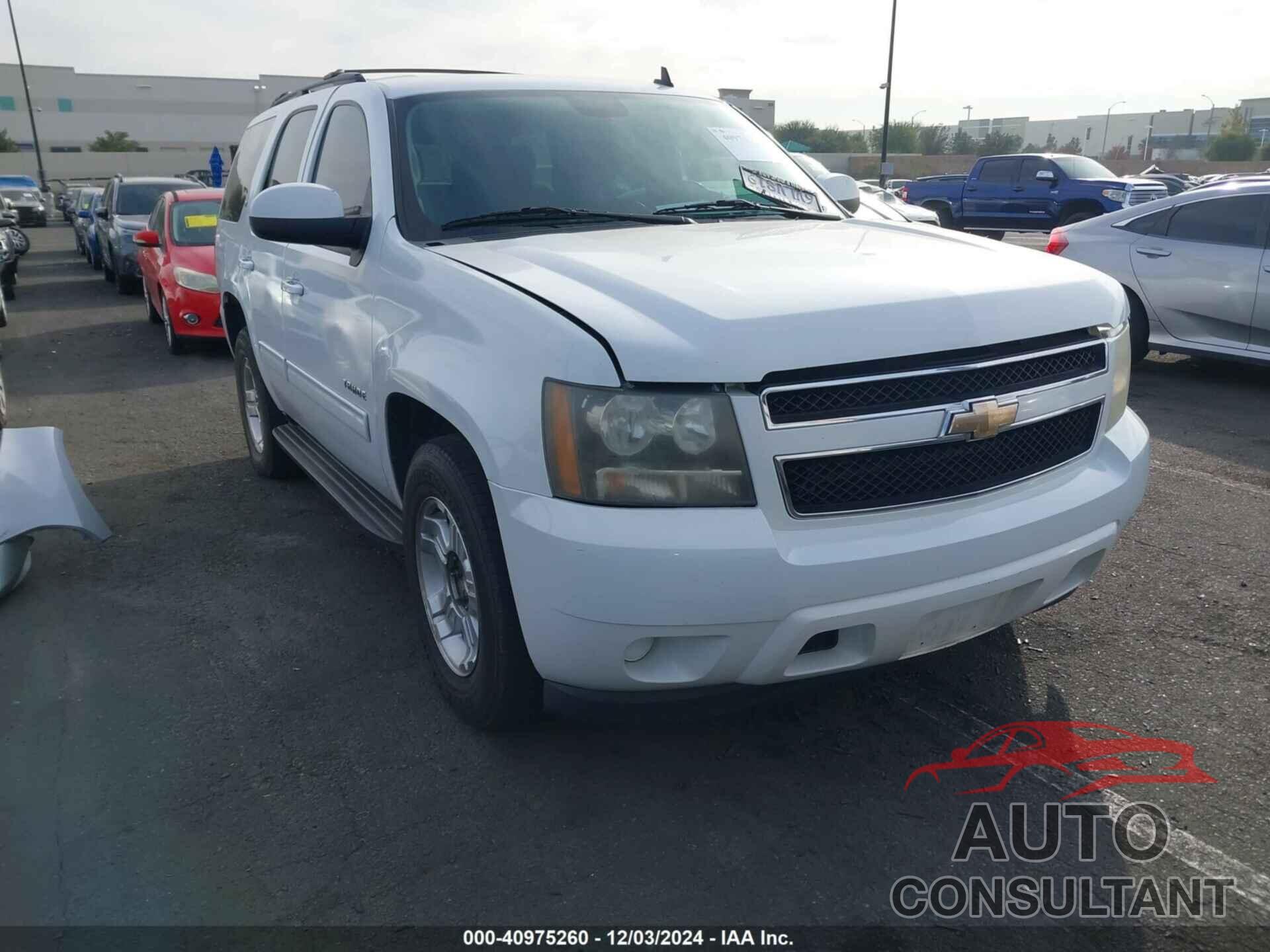 CHEVROLET TAHOE 2011 - 1GNSCAE04BR121697