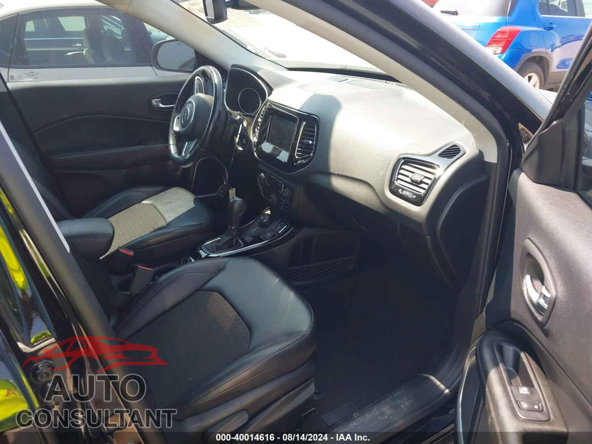 JEEP COMPASS 2020 - 3C4NJDBB5LT246087