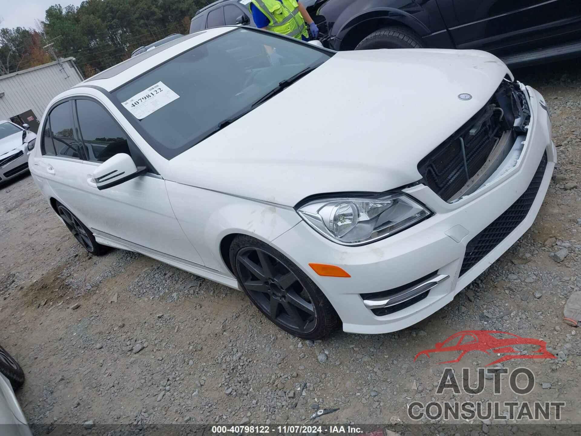 MERCEDES-BENZ C 250 2014 - WDDGF4HB3EG237788