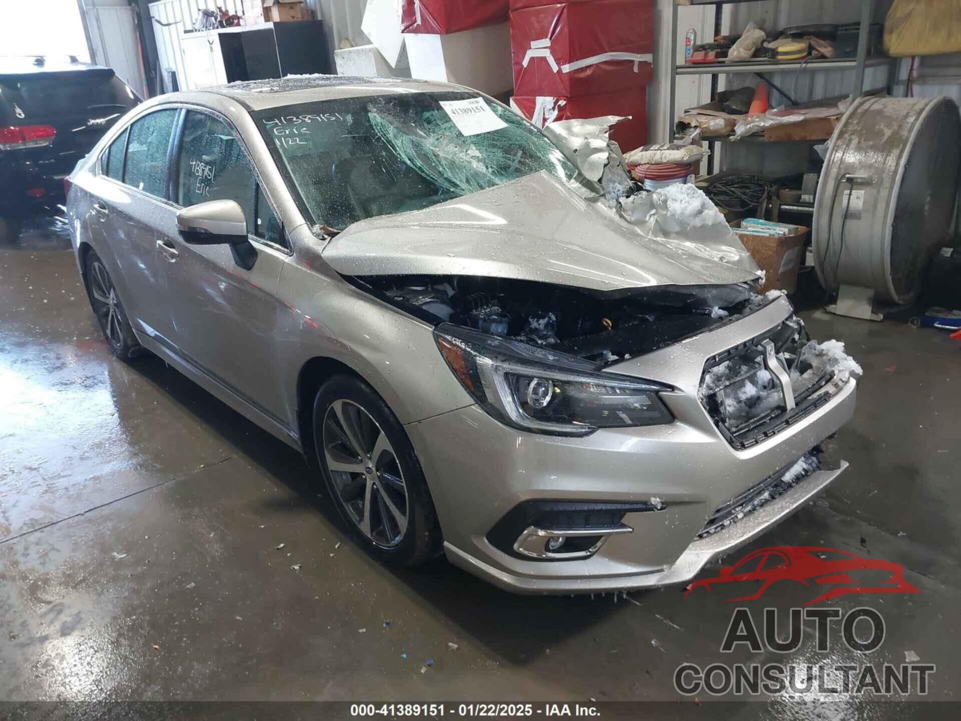 SUBARU LEGACY 2019 - 4S3BNAN62K3040031