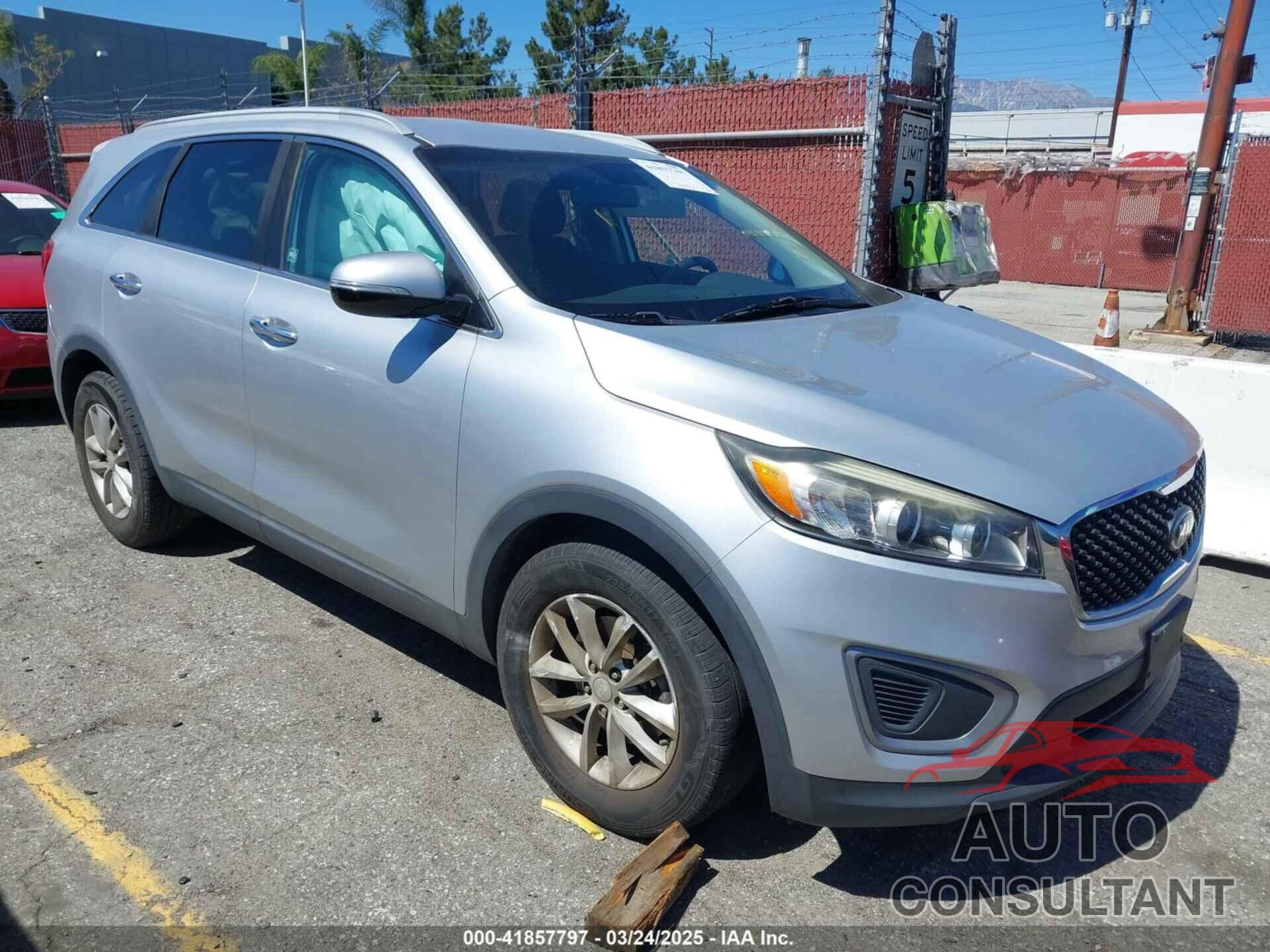 KIA SORENTO 2016 - 5XYPG4A33GG004137