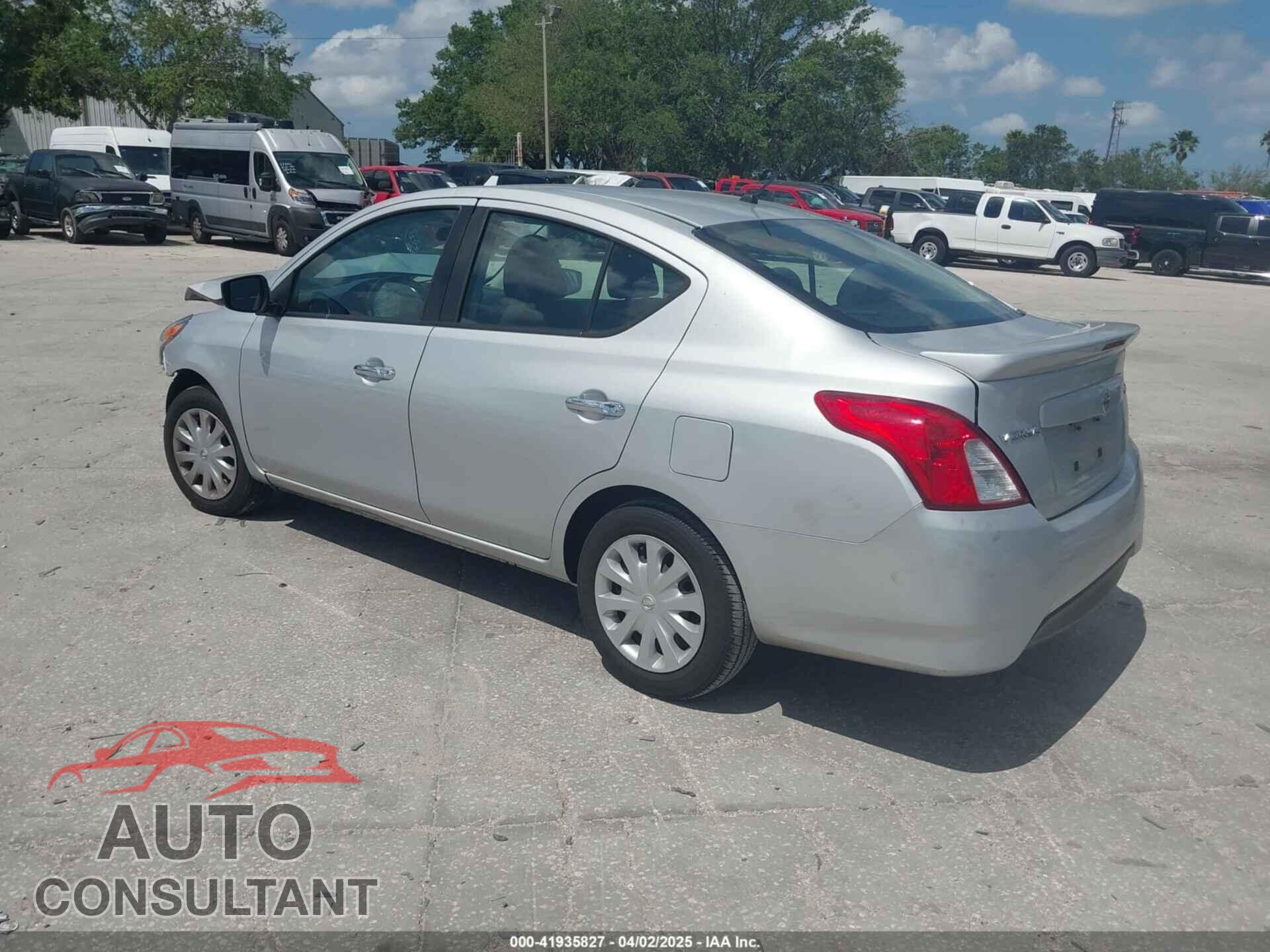 NISSAN VERSA 2019 - 3N1CN7AP3KL856176