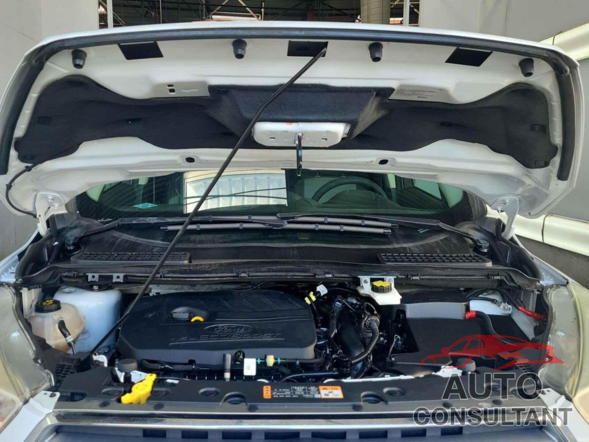 FORD ESCAPE 2017 - 1FMCU9GD2HUD78724
