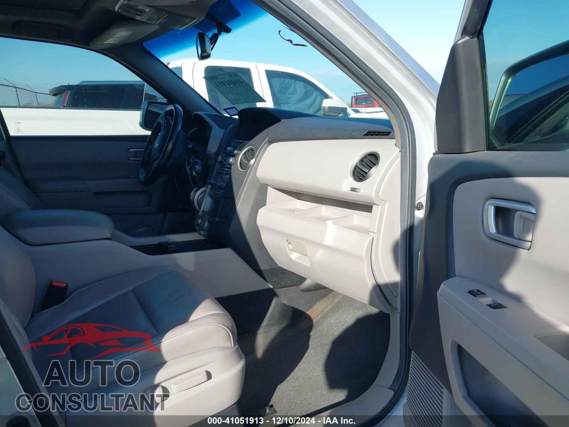 HONDA PILOT 2013 - 5FNYF3H92DB017444