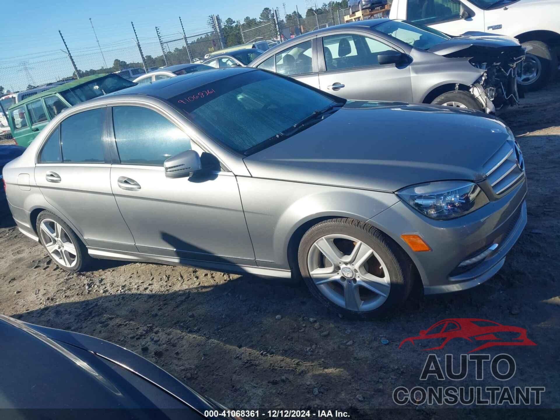 MERCEDES-BENZ C 300 2011 - WDDGF5EB8BR154416