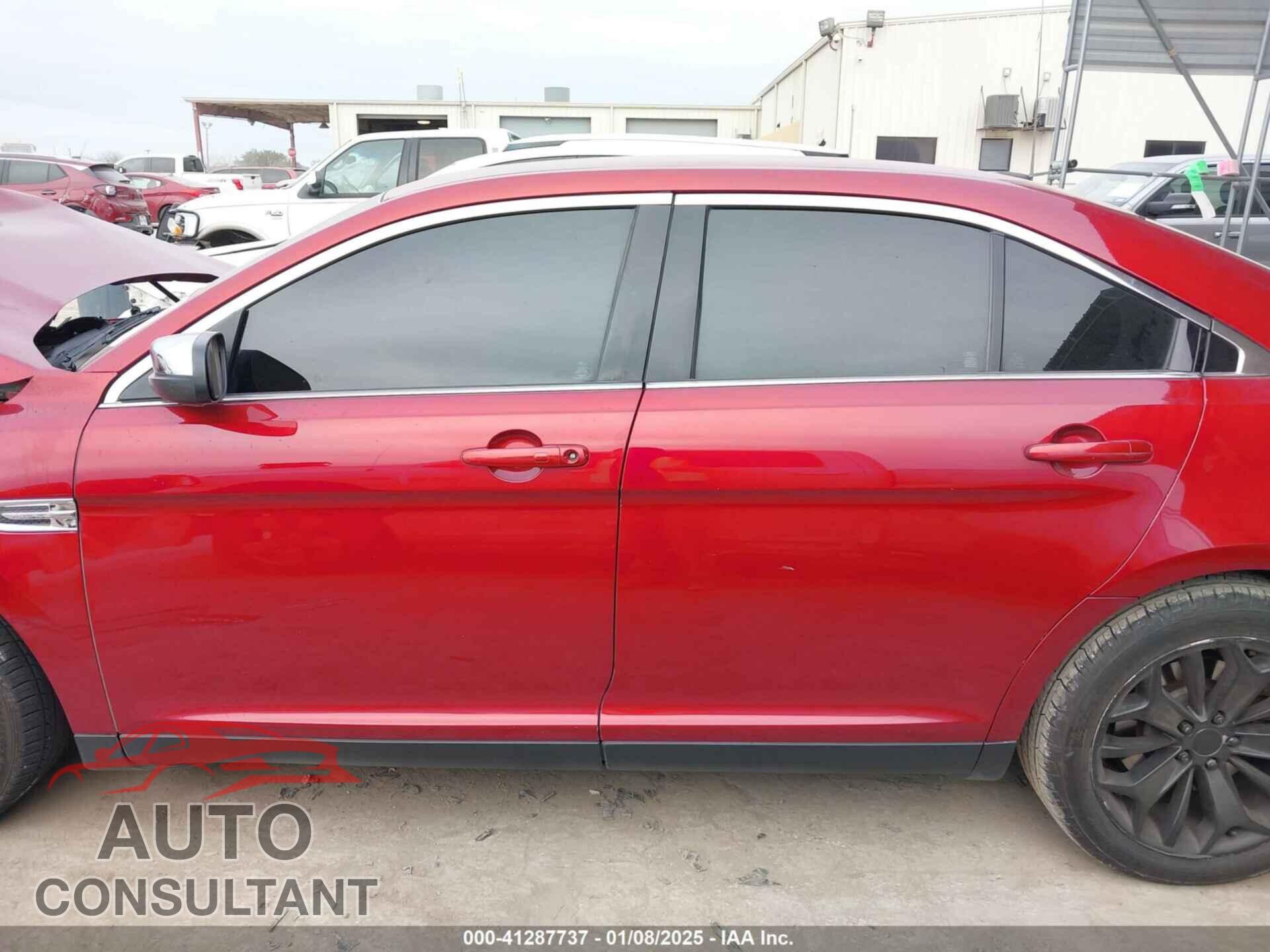FORD TAURUS 2017 - 1FAHP2F81HG111849