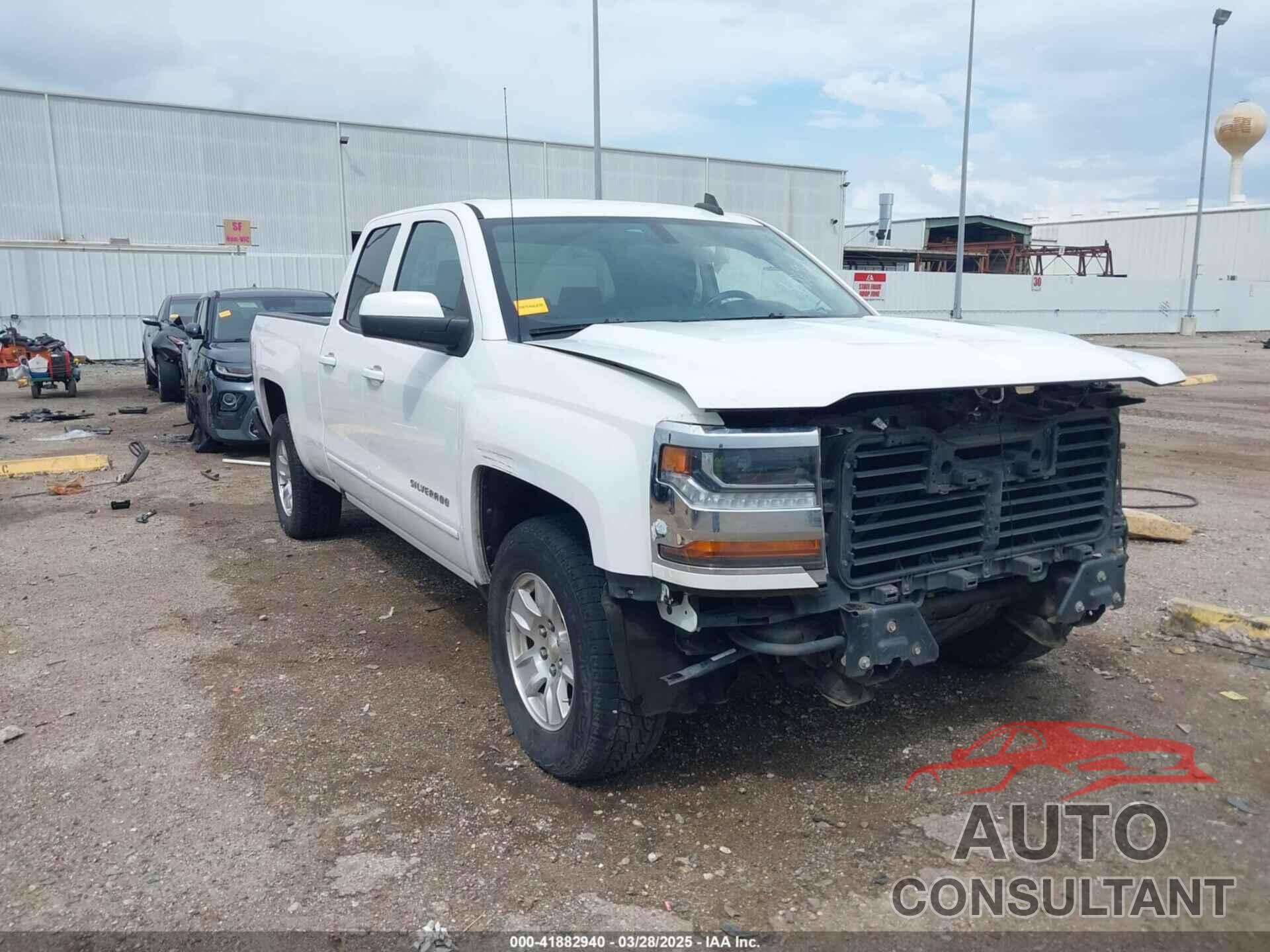 CHEVROLET SILVERADO 1500 2018 - 1GCRCREH4JZ339004