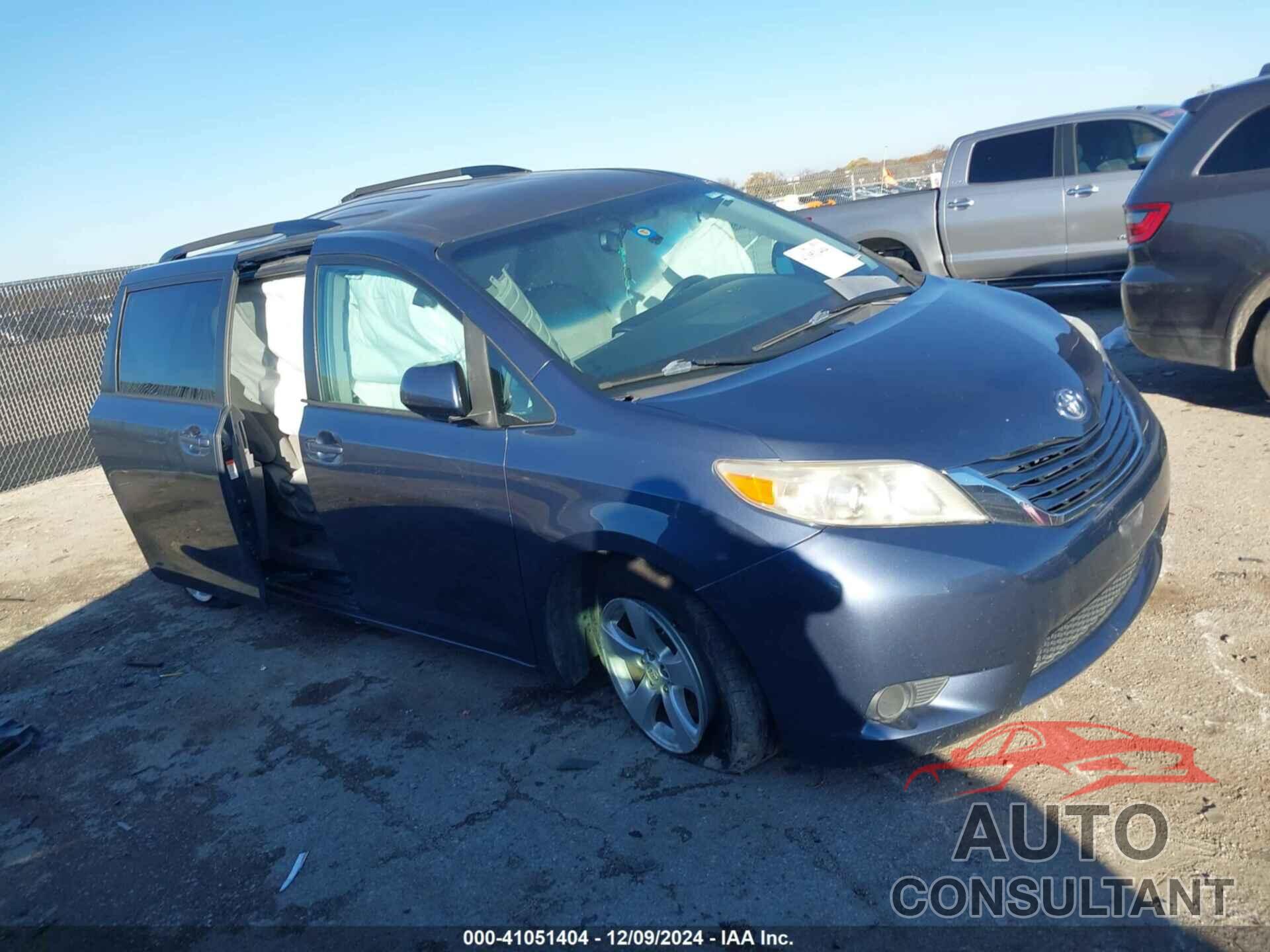 TOYOTA SIENNA 2017 - 5TDKZ3DC9HS825063