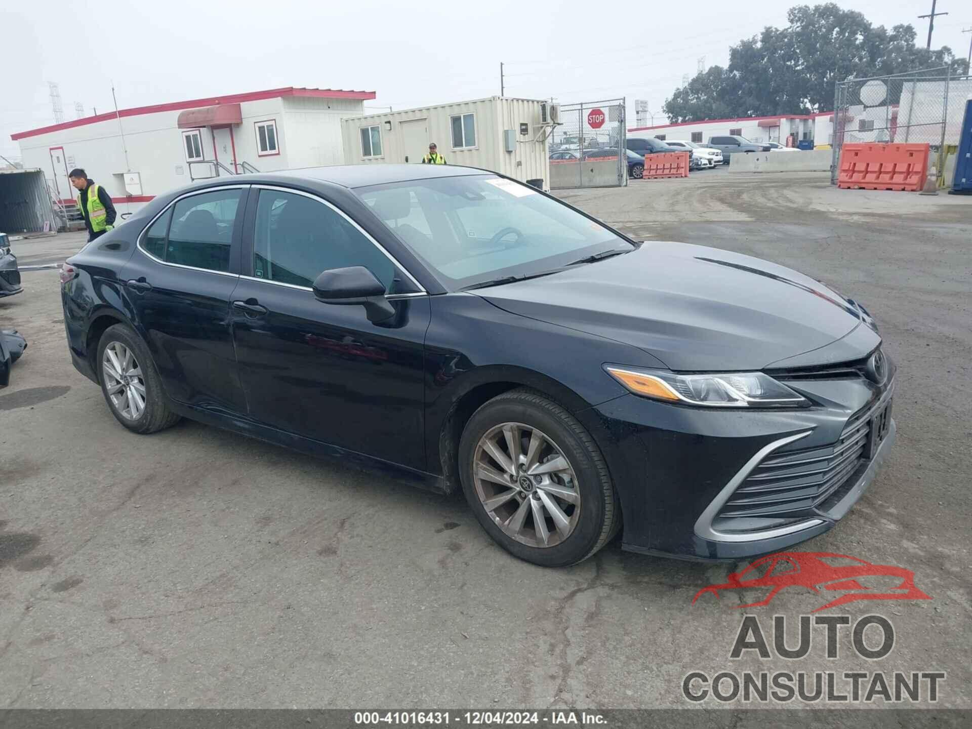 TOYOTA CAMRY 2024 - 4T1C11AK2RU213002