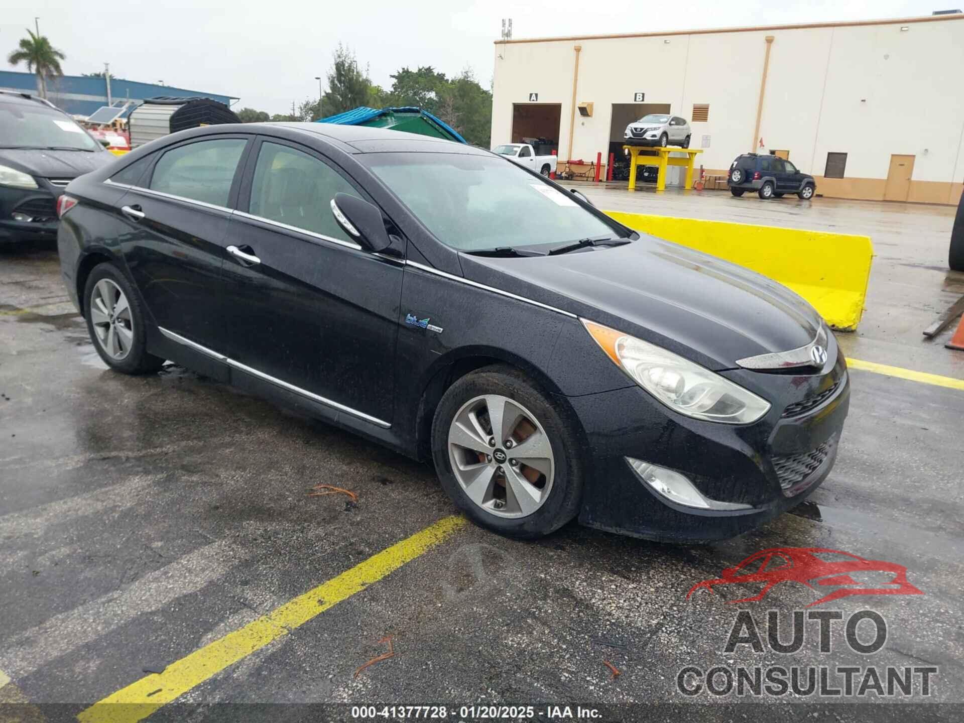 HYUNDAI SONATA HYBRID 2012 - KMHEC4A45CA057567