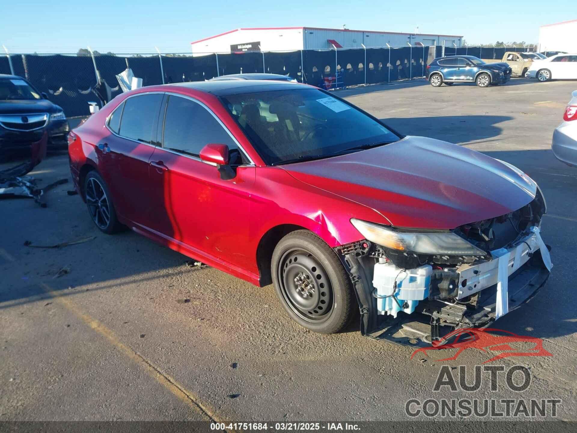 TOYOTA CAMRY 2018 - 4T1B61HK6JU633174
