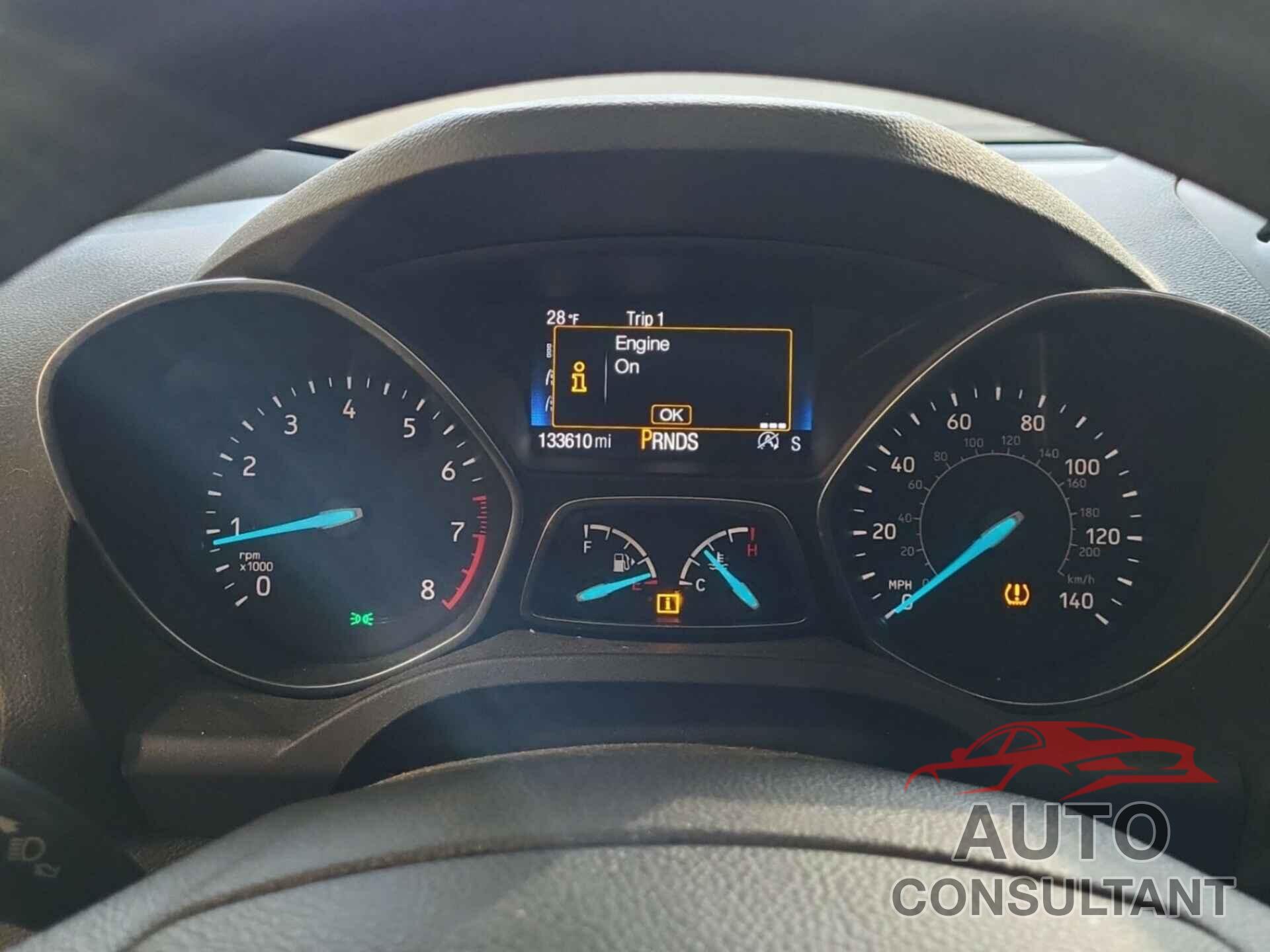 FORD ESCAPE 2017 - 1FMCU0GD7HUE56247