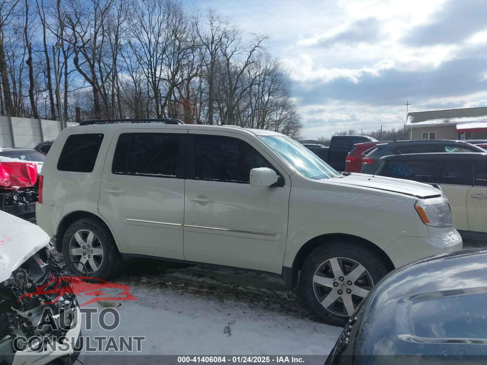 HONDA PILOT 2015 - 5FNYF4H92FB012575