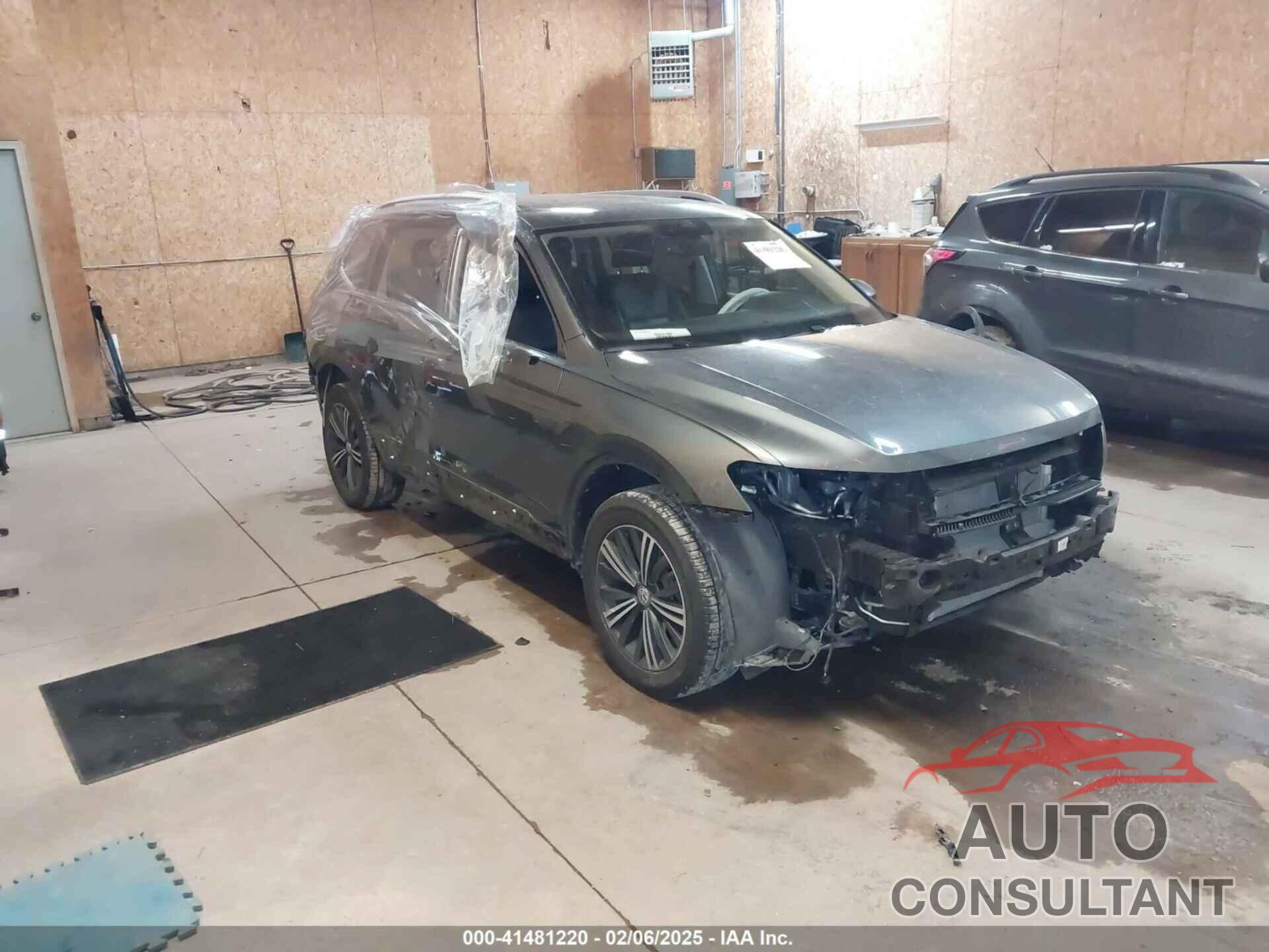 VOLKSWAGEN TIGUAN 2018 - 3VV3B7AX8JM016300