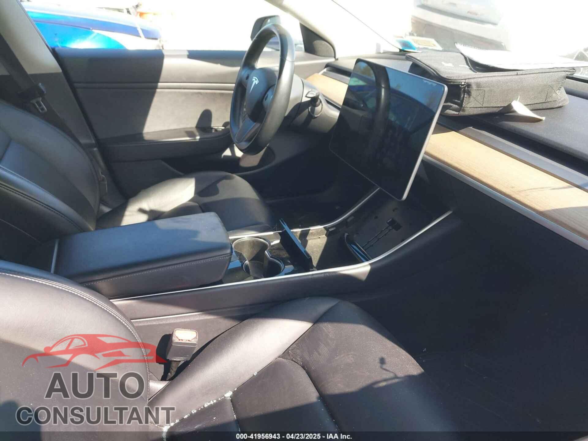 TESLA MODEL 3 2019 - 5YJ3E1EA0KF402451