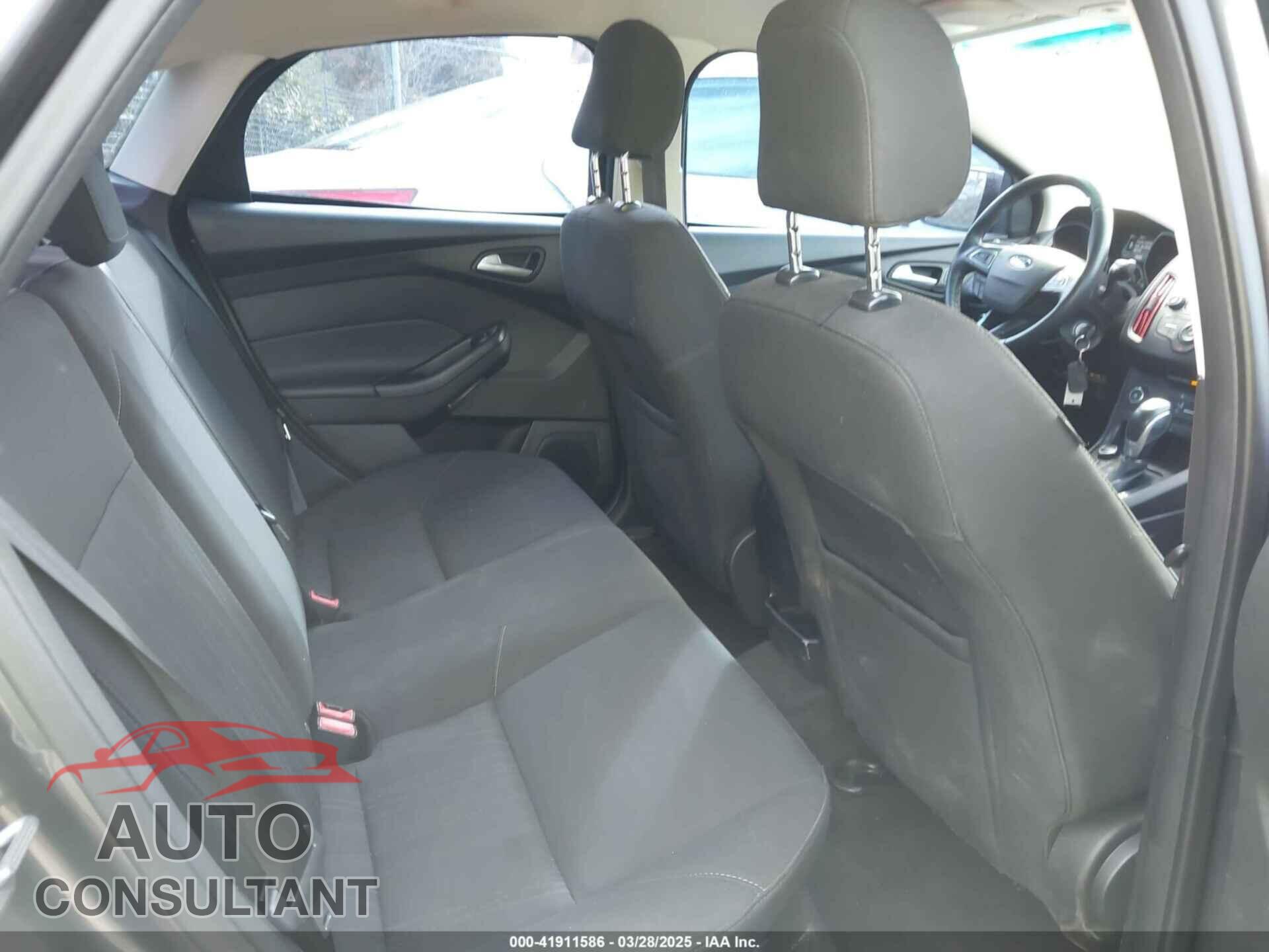 FORD FOCUS 2016 - 1FADP3F21GL219300