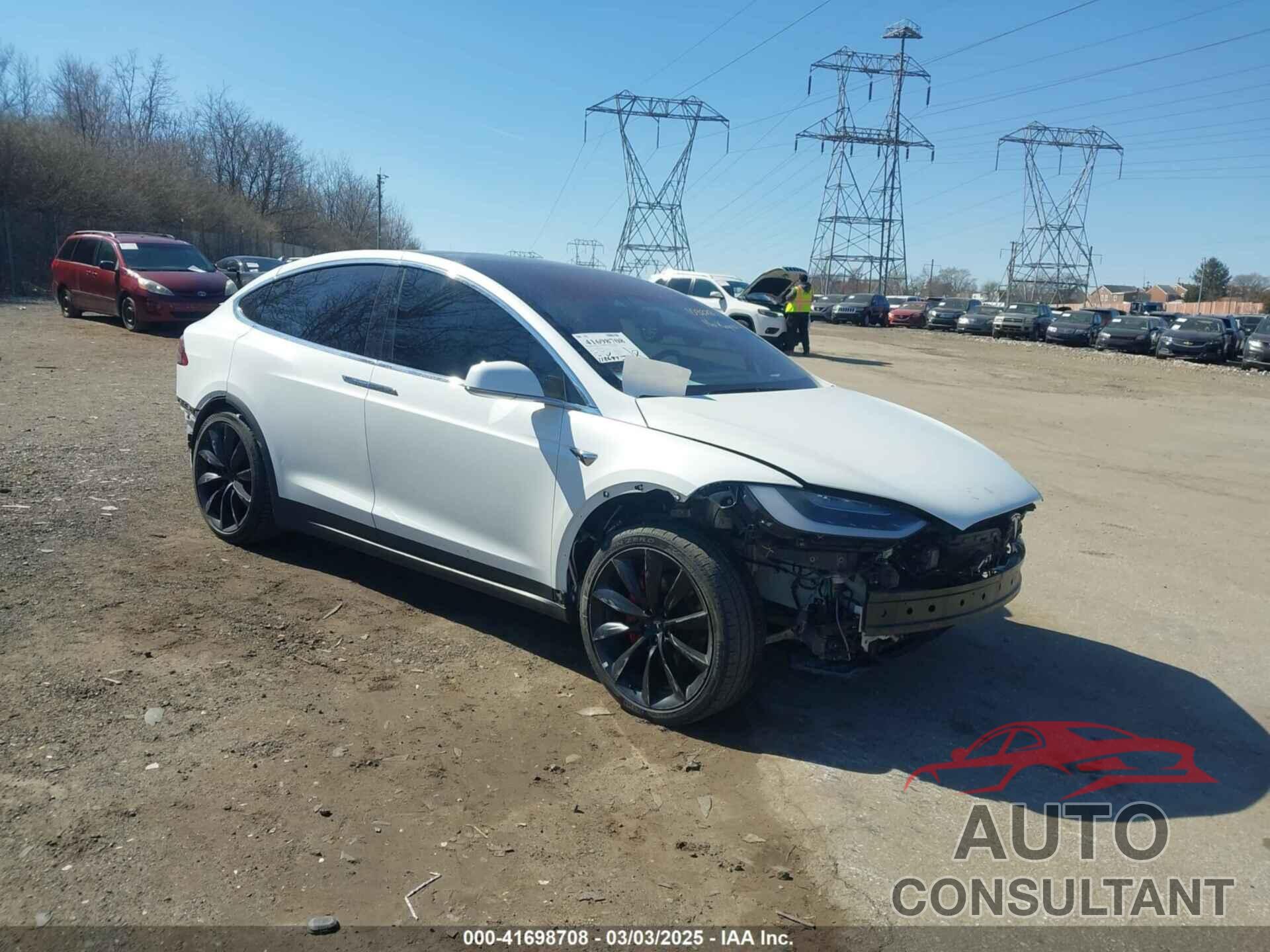TESLA MODEL X 2018 - 5YJXCAE45JF103828