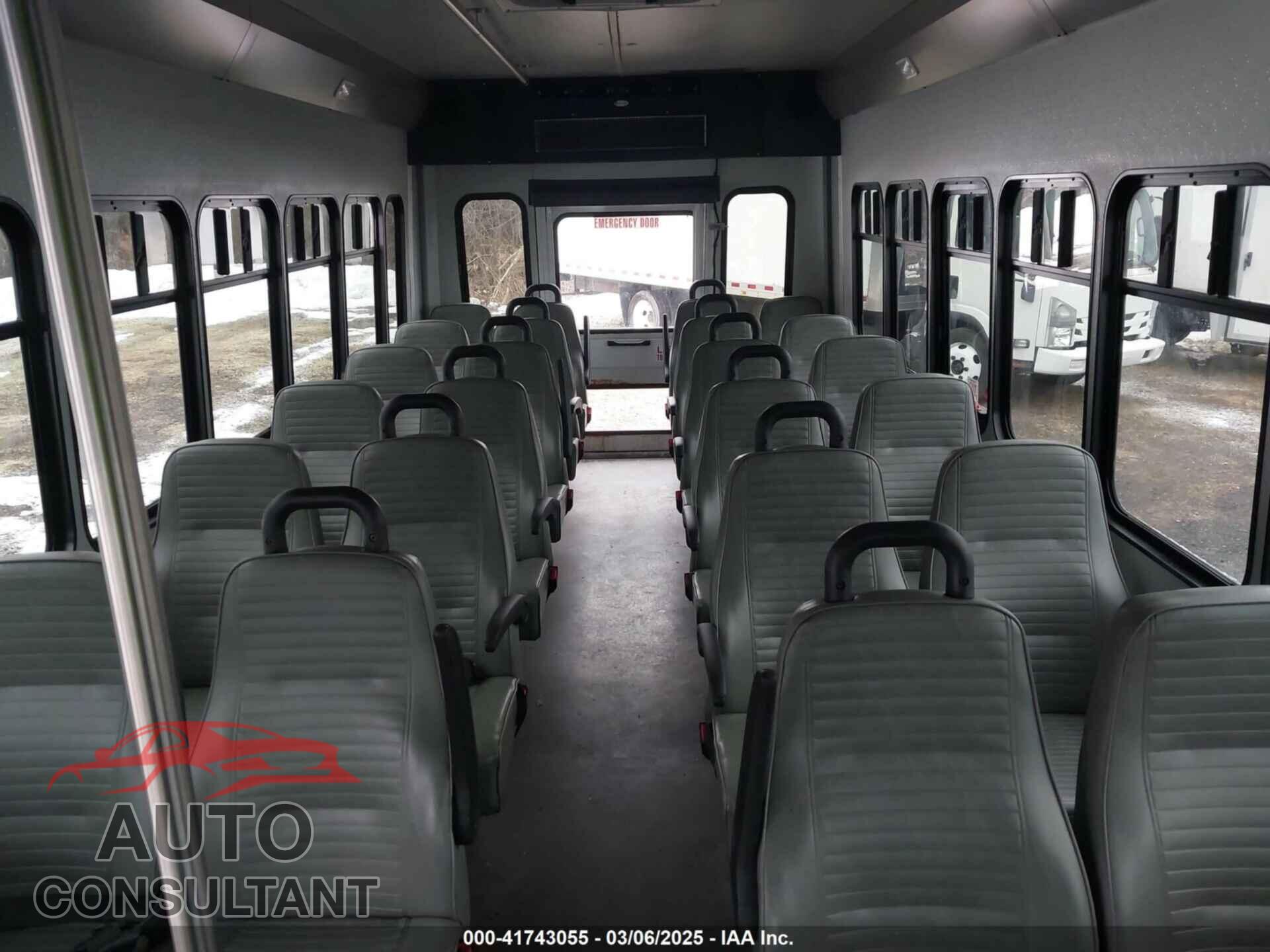 FORD E-450 CUTAWAY 2015 - 1FDFE4FS1FDA02803