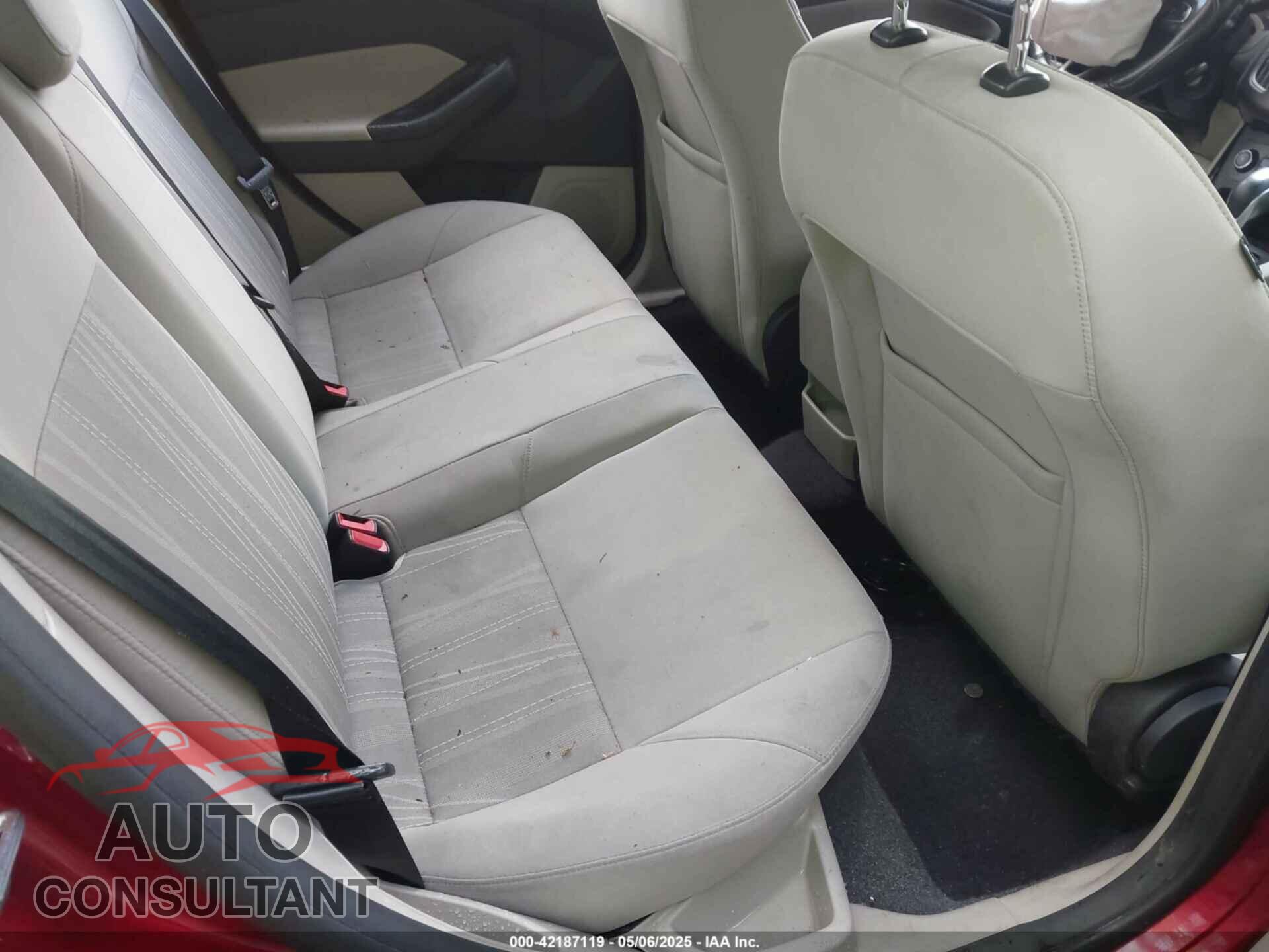 FORD FOCUS 2015 - 1FADP3F20FL292883