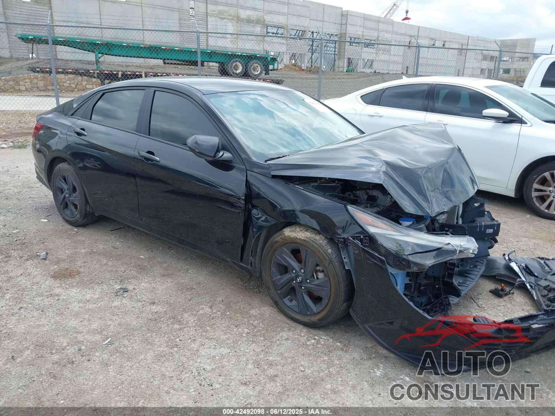 HYUNDAI ELANTRA 2022 - KMHLM4AG4NU225358