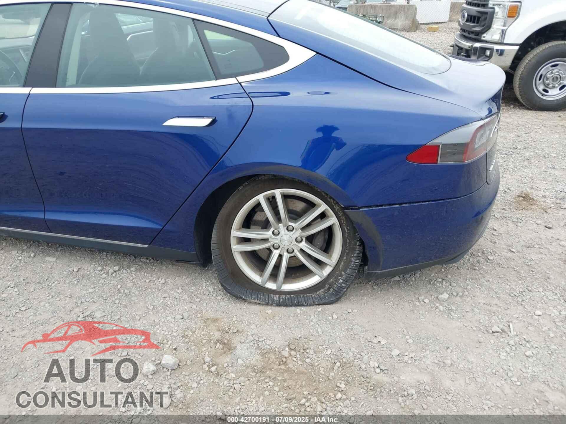 TESLA MODEL S 2015 - 5YJSA1S20FF100278