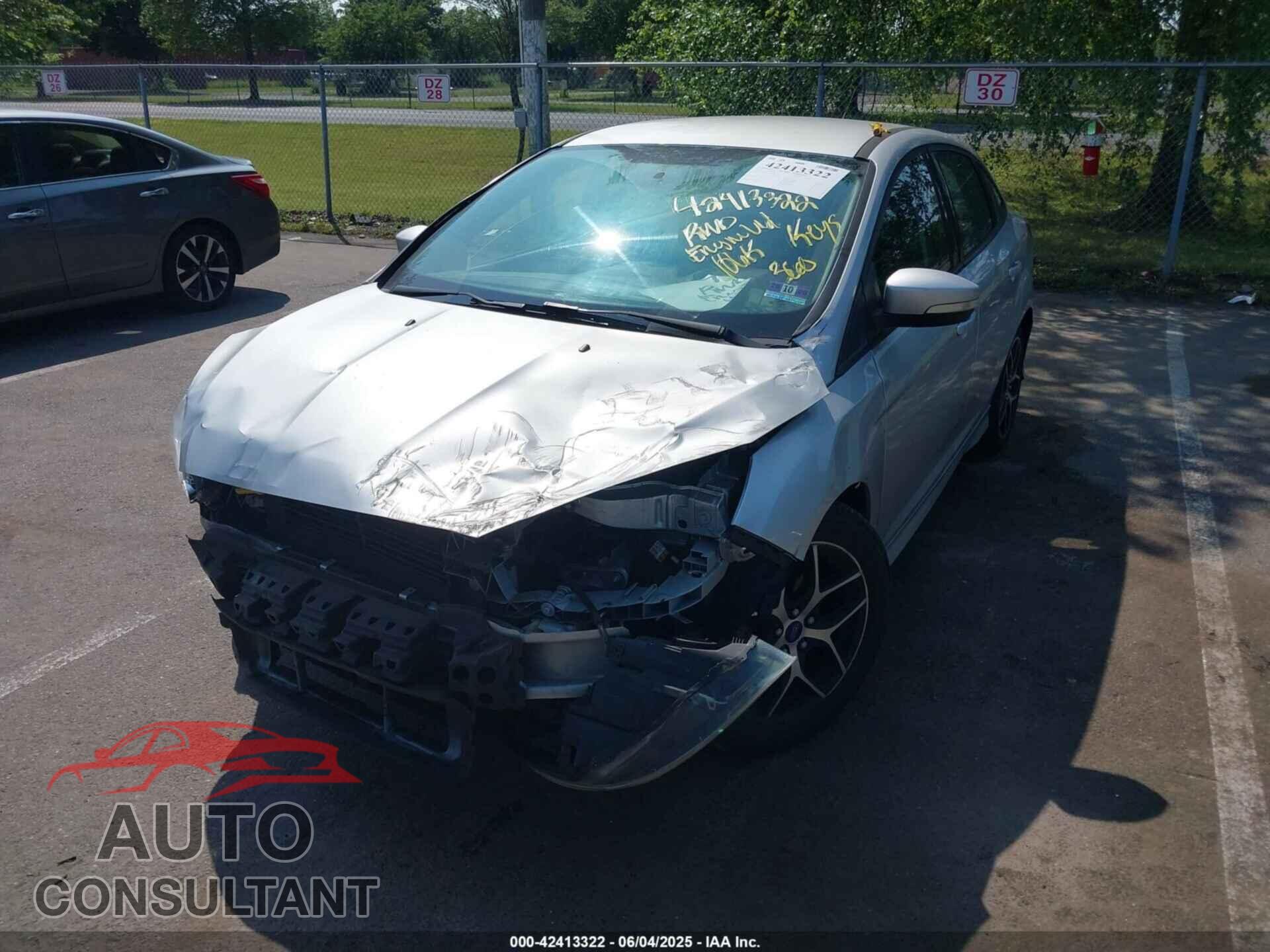 FORD FOCUS 2015 - 1FADP3F25FL381008