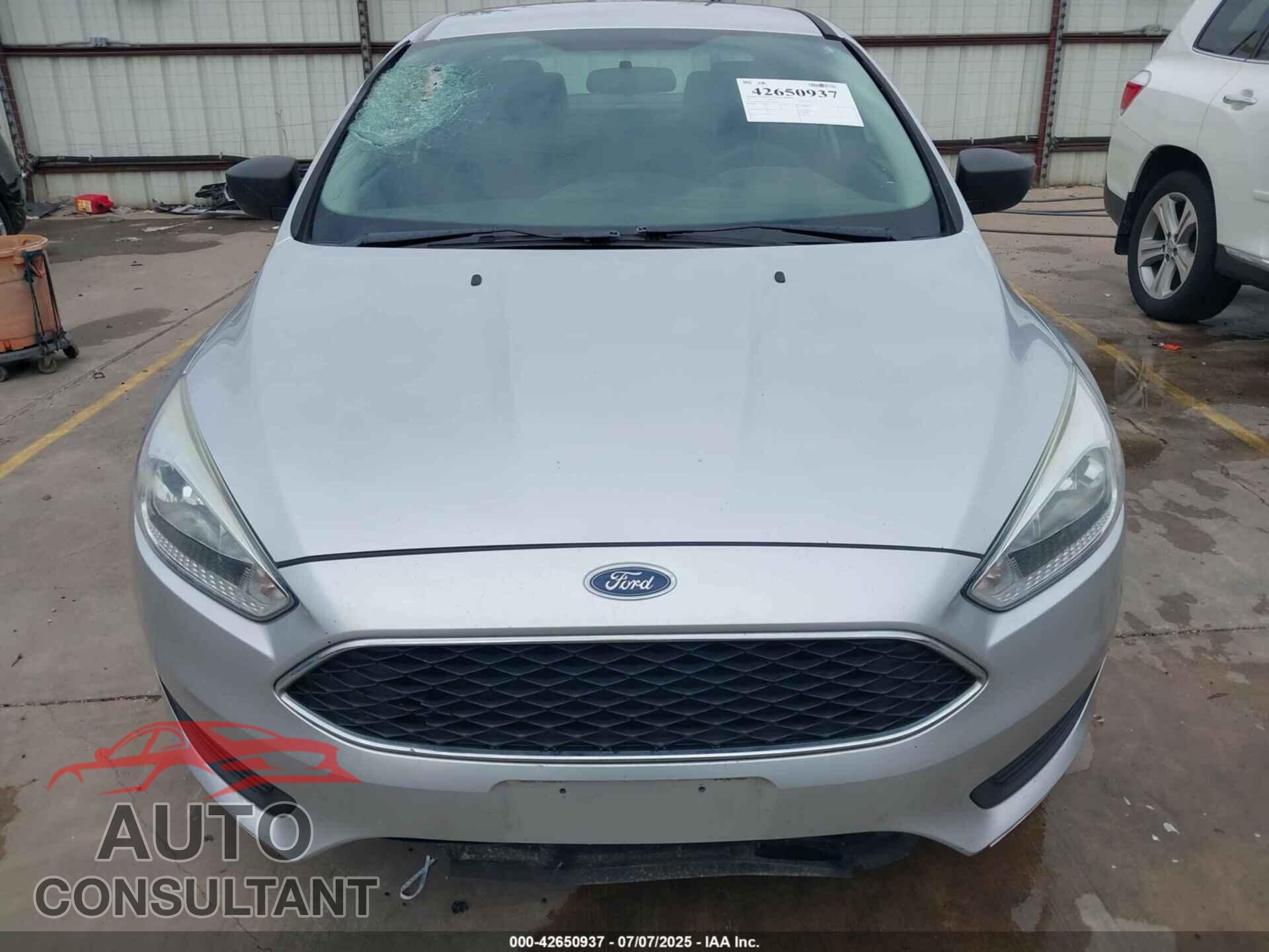 FORD FOCUS 2015 - 1FADP3E20FL368281