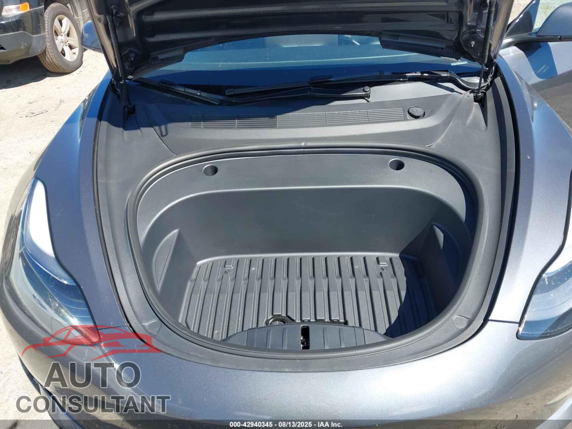 TESLA MODEL 3 2023 - 5YJ3E1EA5PF644207