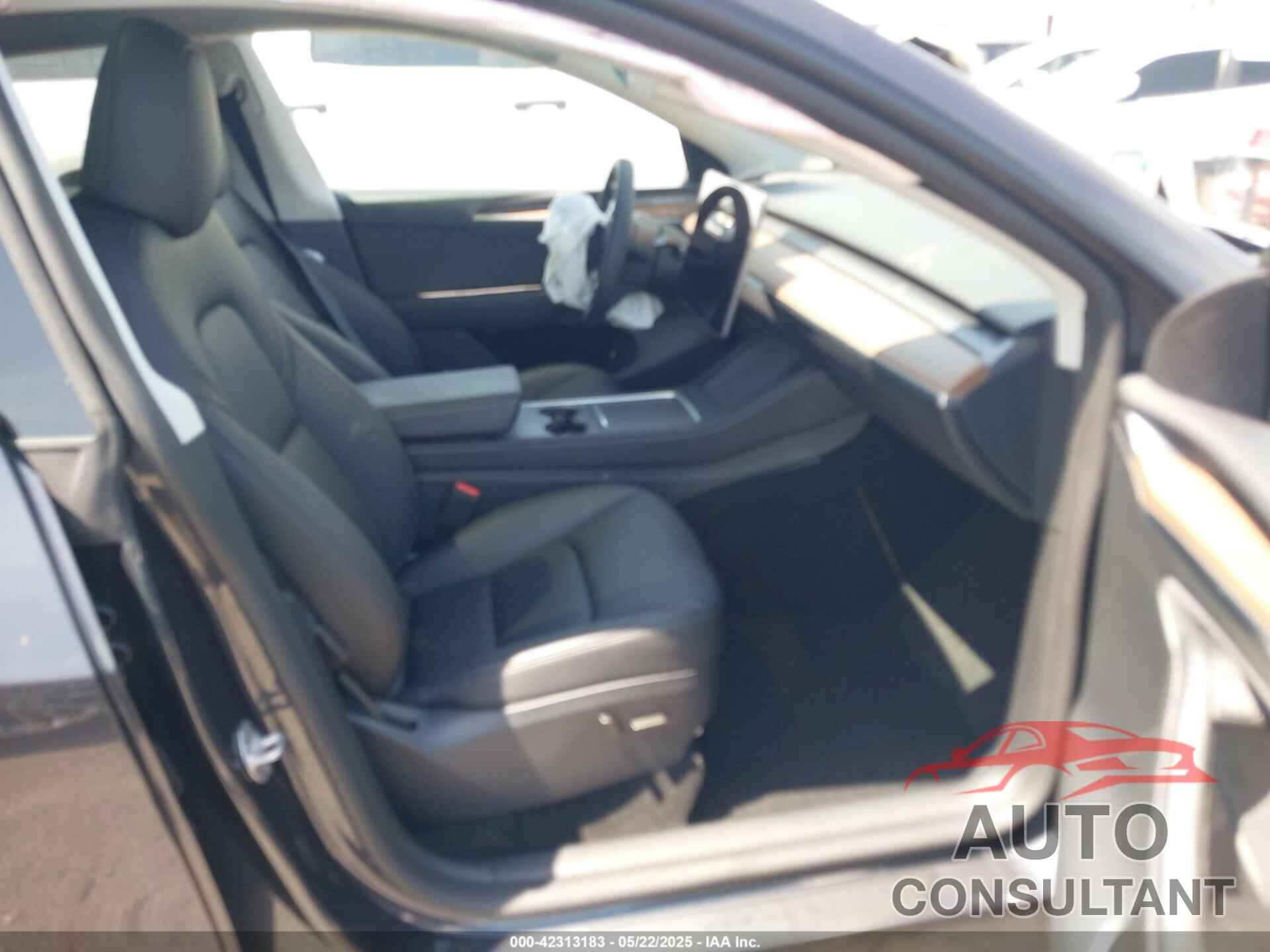 TESLA MODEL Y 2024 - 7SAYGDEE2RF165012