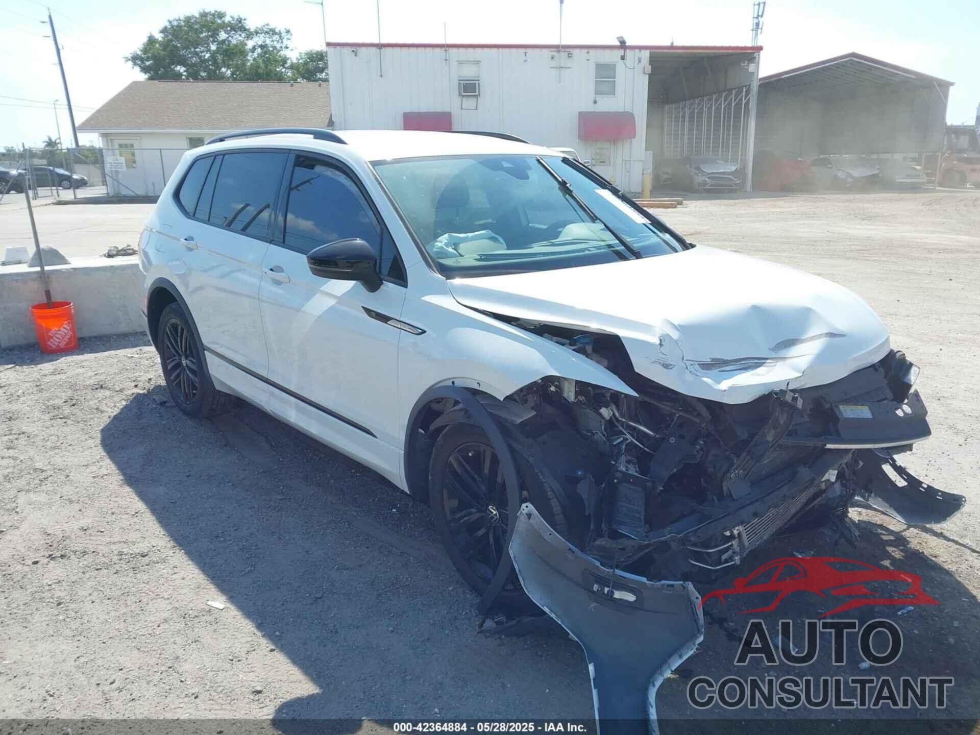 VOLKSWAGEN TIGUAN 2022 - 3VVCB7AX5NM009696