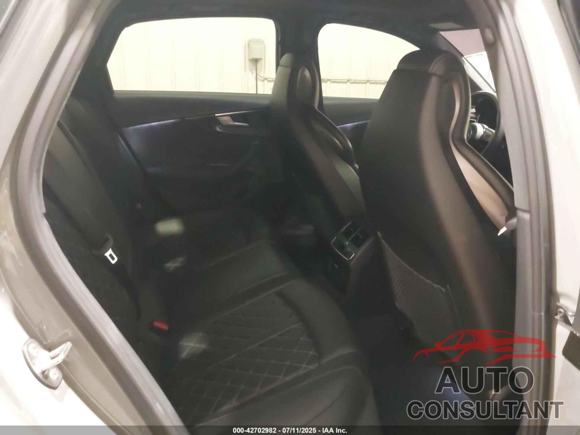AUDI S4 2019 - WAUB4AF43KA005782