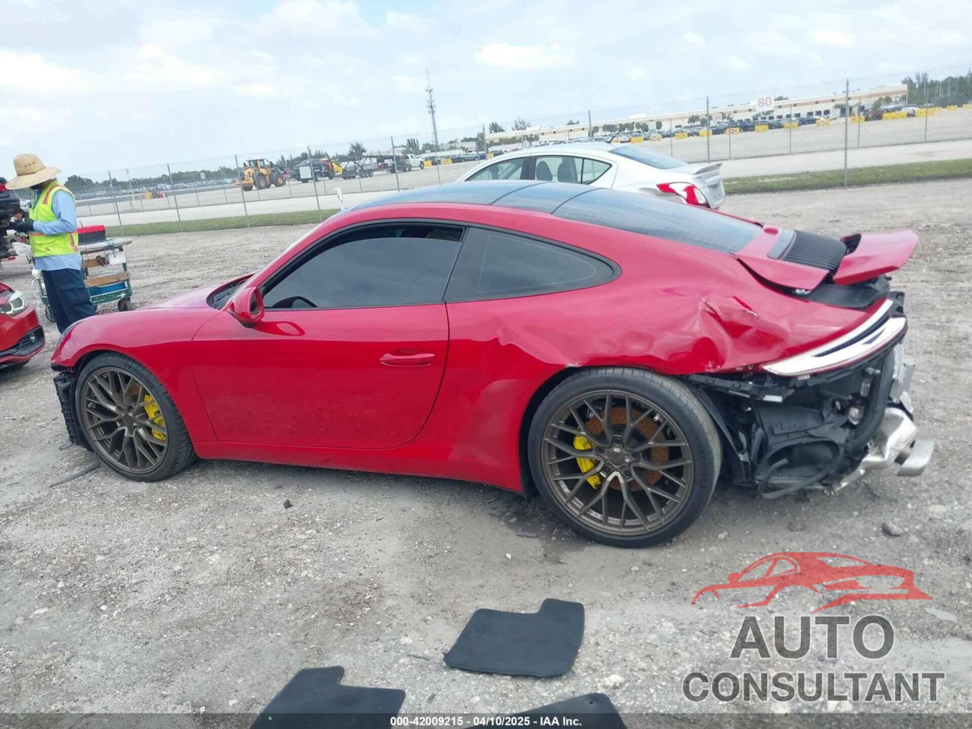 PORSCHE 911 2018 - WP0AA2A92JS106143