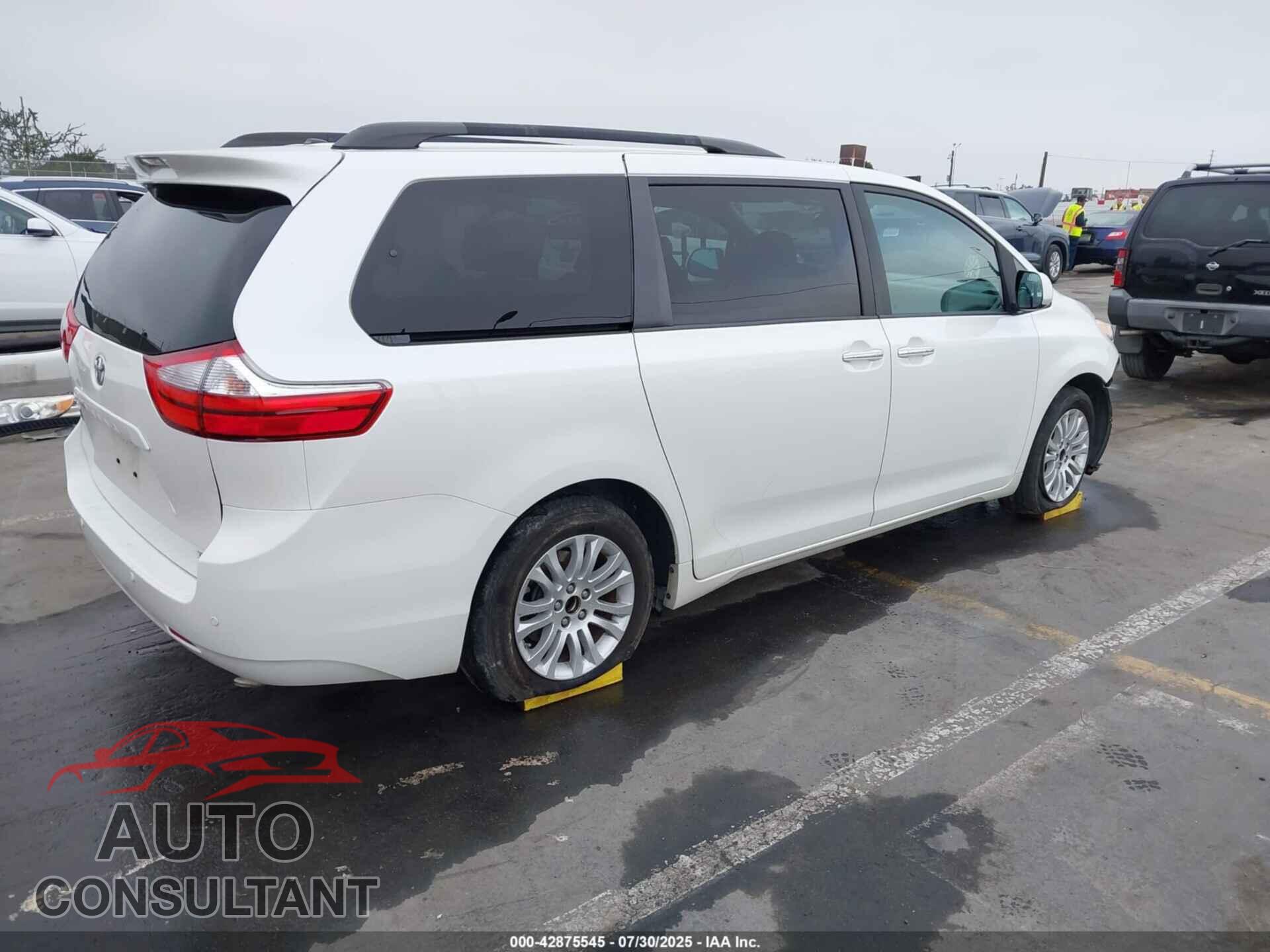 TOYOTA SIENNA 2015 - 5TDYK3DC5FS683080