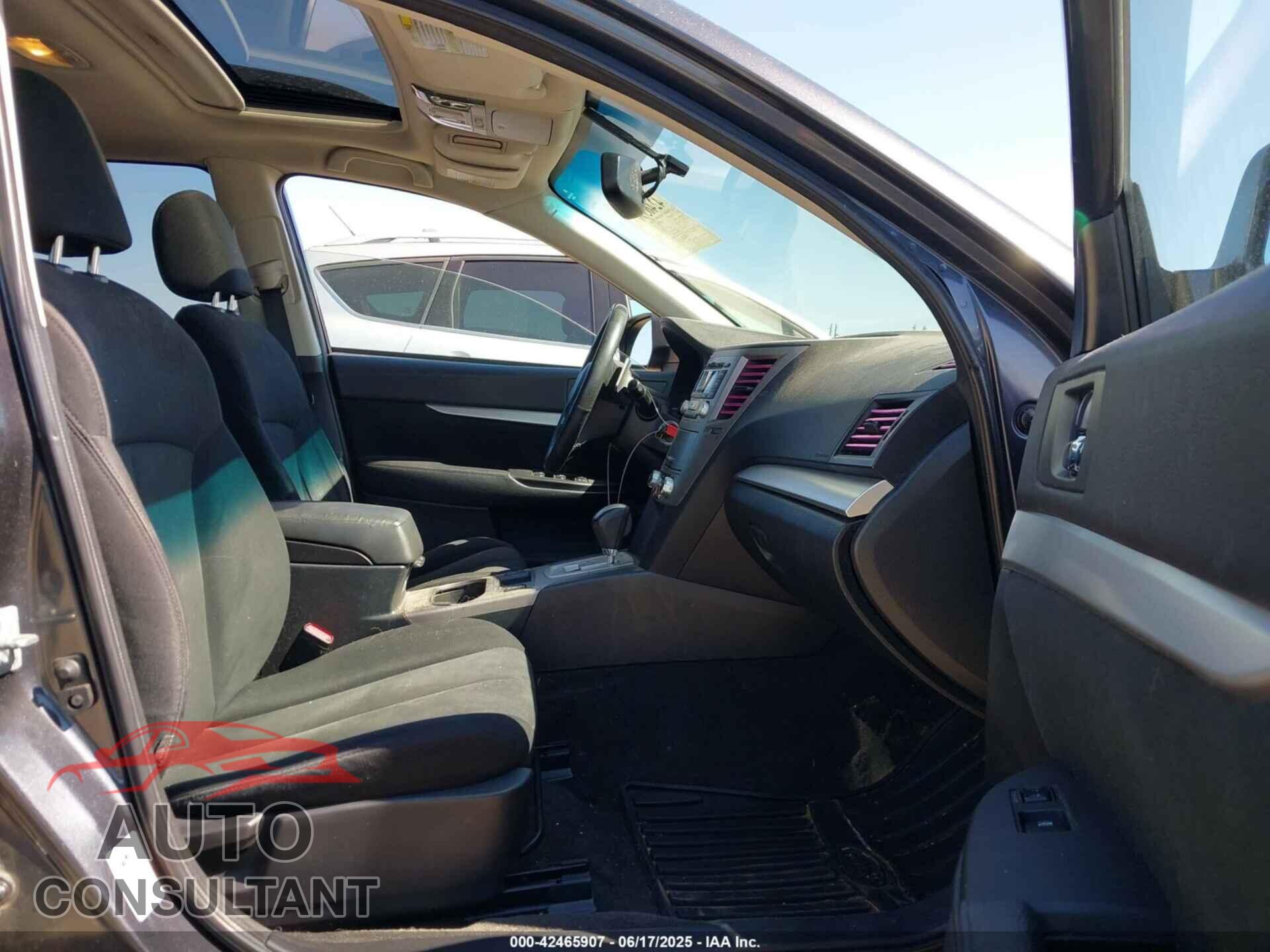 SUBARU OUTBACK 2013 - 4S4BRBGC8D3216415