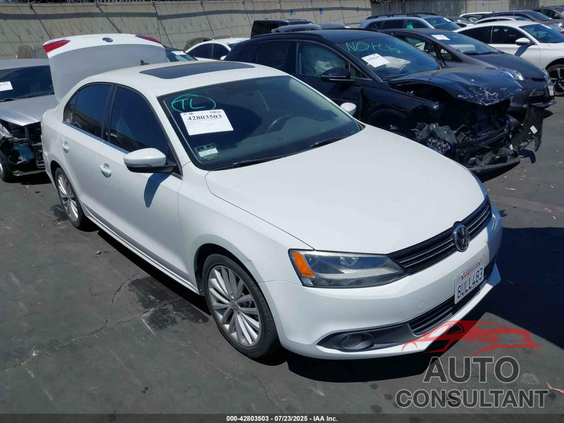VOLKSWAGEN JETTA 2014 - 3VWLL7AJ8EM438545