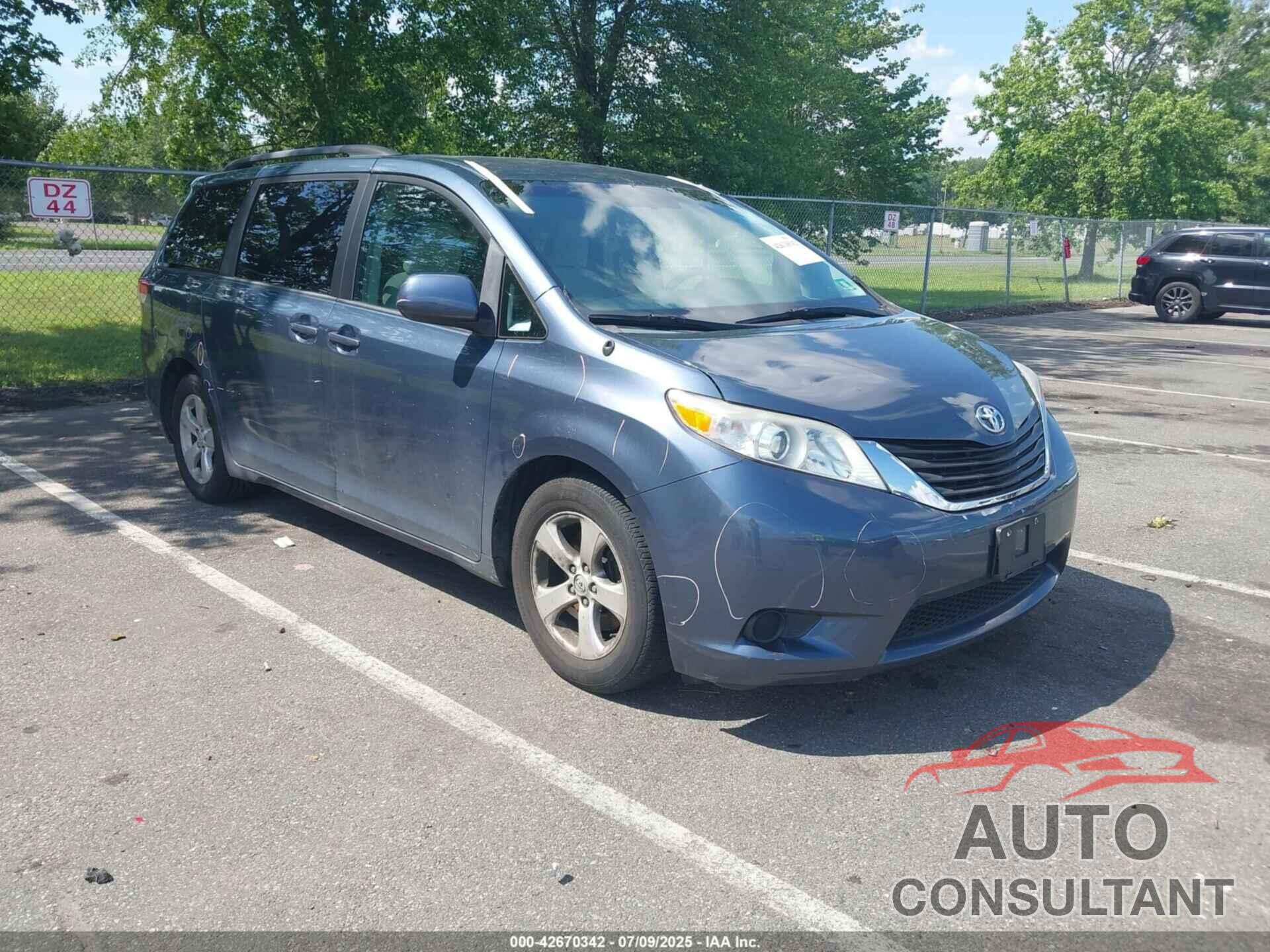 TOYOTA SIENNA 2014 - 5TDKK3DC6ES458218