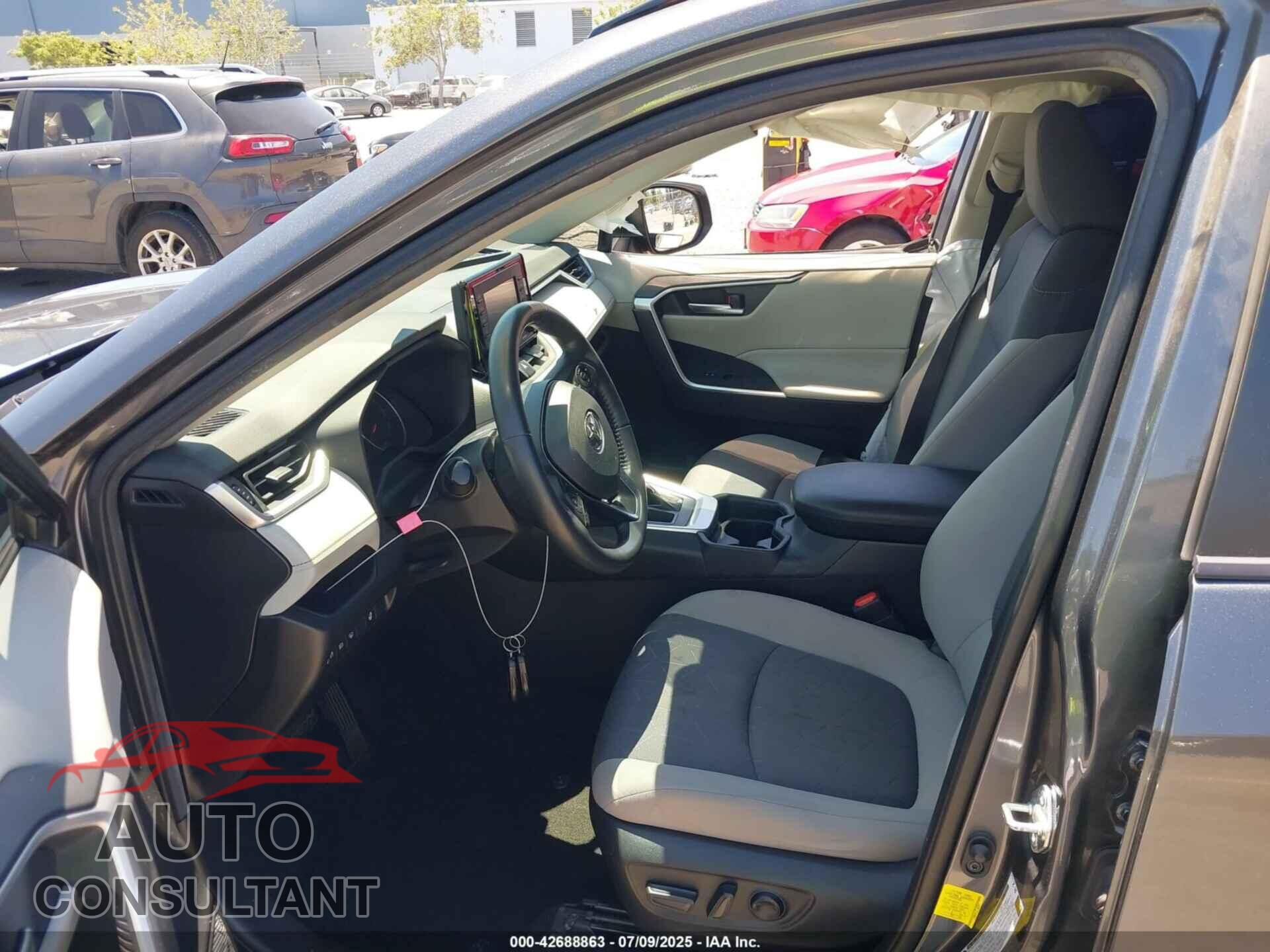 TOYOTA RAV4 2020 - JTMP1RFV3LD059561