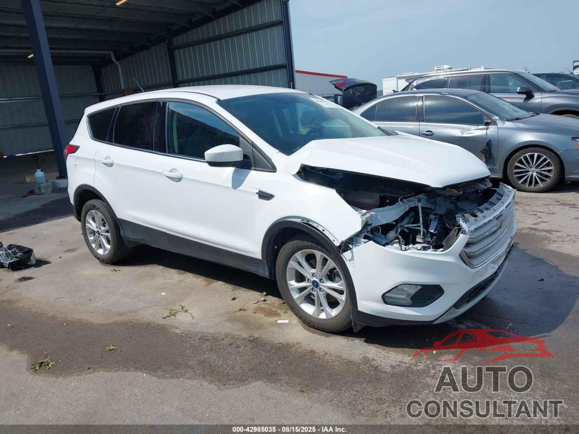 FORD ESCAPE 2017 - 1FMCU0GD3HUA40857