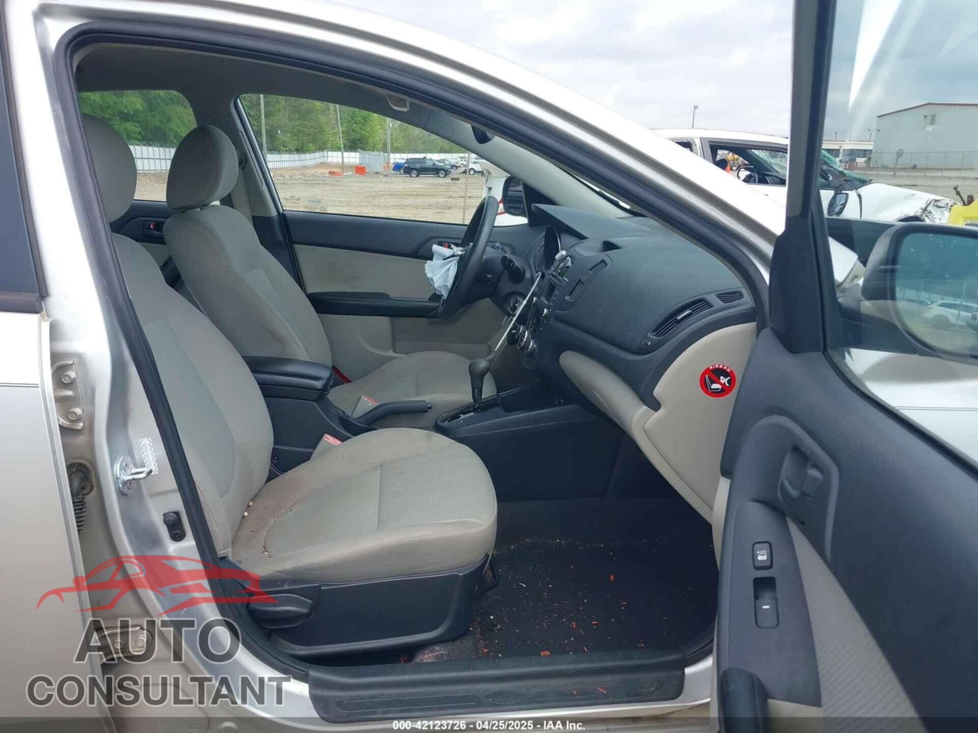 KIA FORTE 2010 - KNAFU4A27A5834628