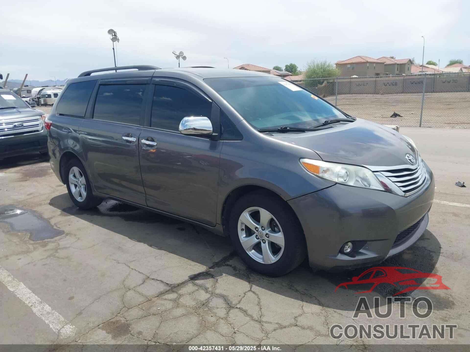 TOYOTA SIENNA 2017 - 5TDKZ3DC0HS842138