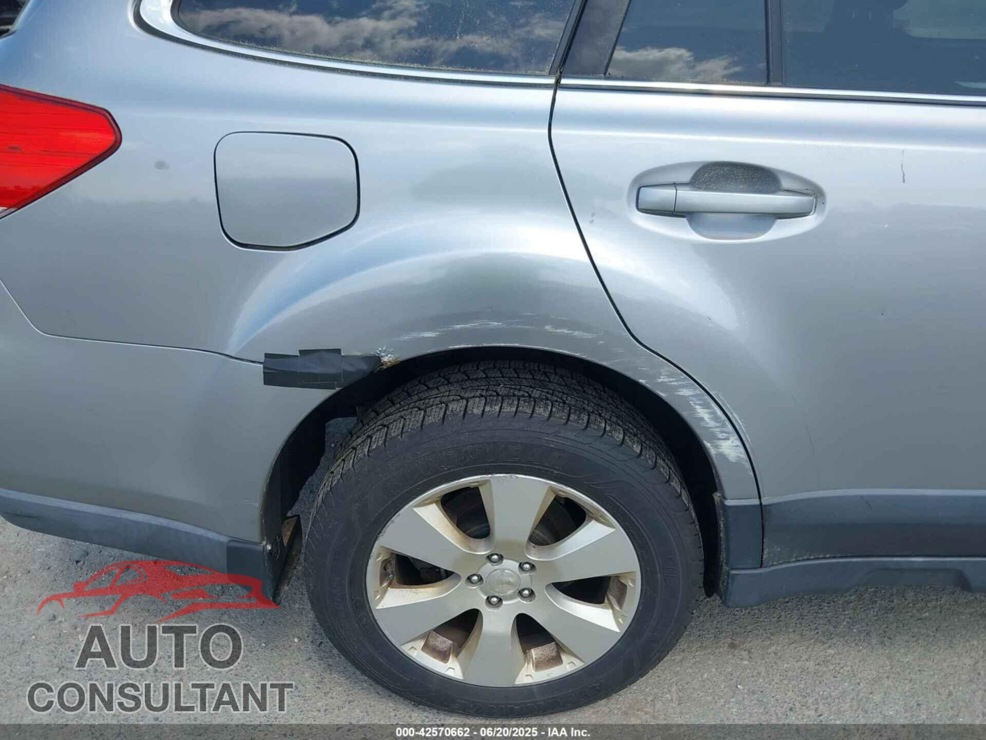 SUBARU OUTBACK 2010 - 4S4BRBGC7A3379357