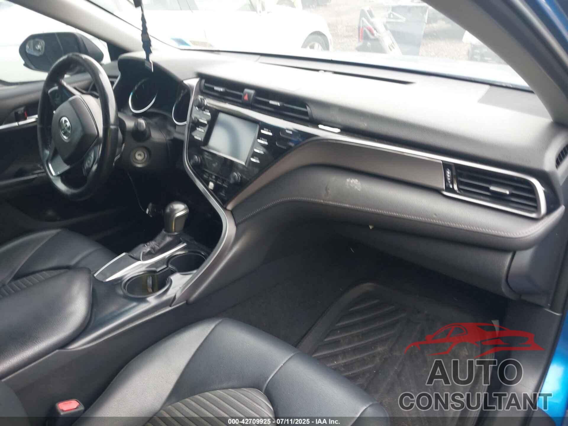 TOYOTA CAMRY 2019 - 4T1B11HK2KU164830