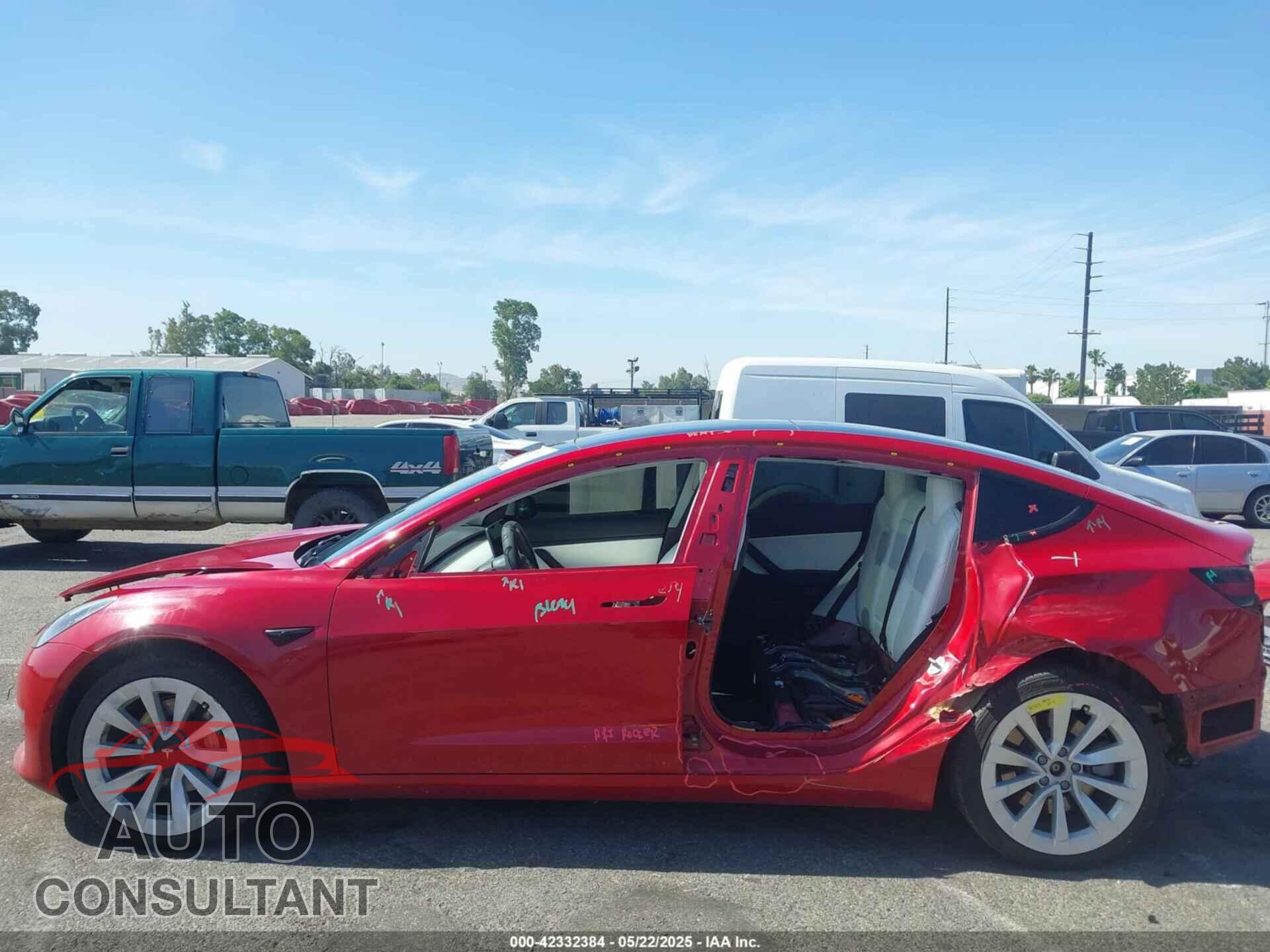 TESLA MODEL 3 2021 - 5YJ3E1EB6MF879669