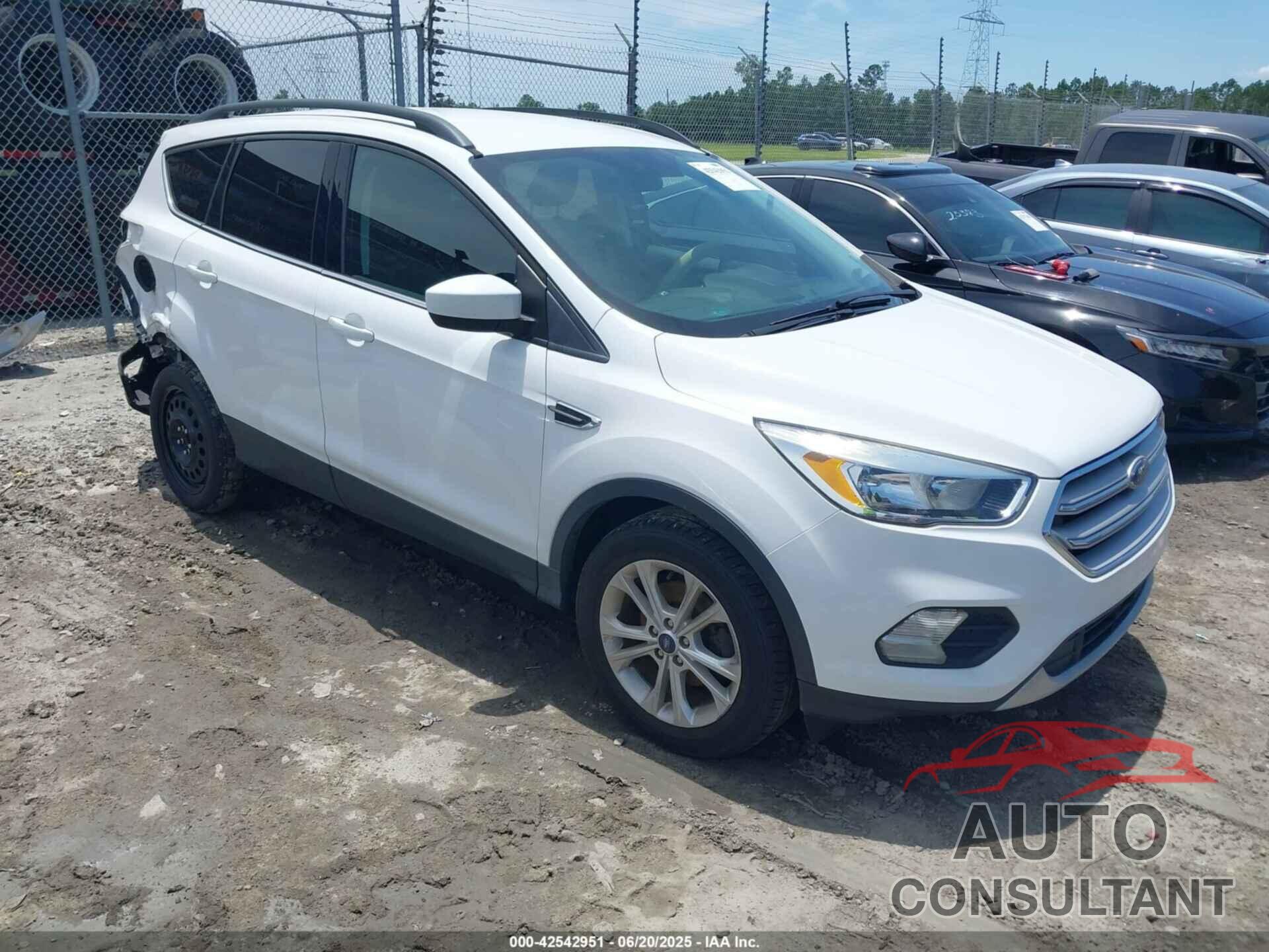 FORD ESCAPE 2018 - 1FMCU0GD7JUC90284