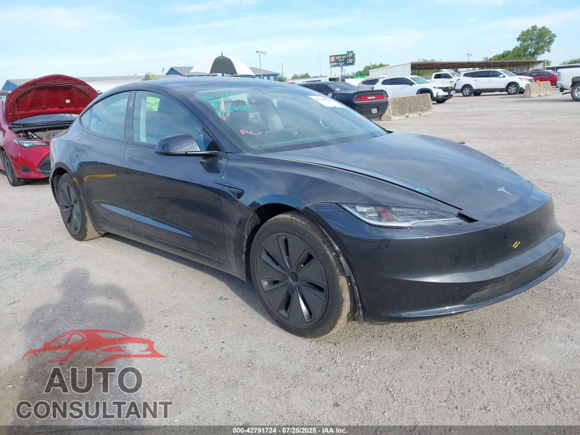 TESLA MODEL 3 2025 - 5YJ3E1EA5SF008458