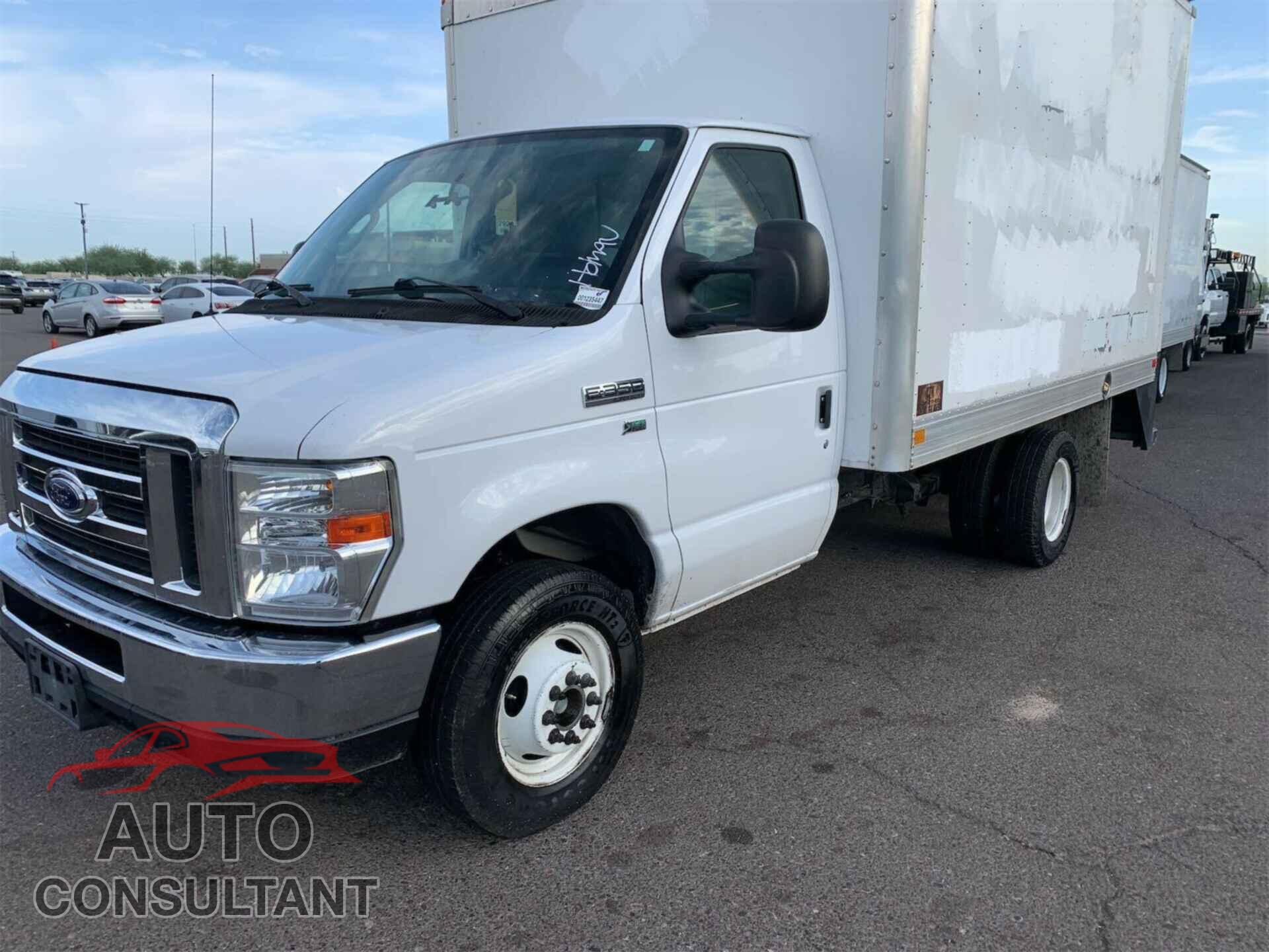 FORD ECONOLINE 2019 - 1FDWE3F67KDC29369