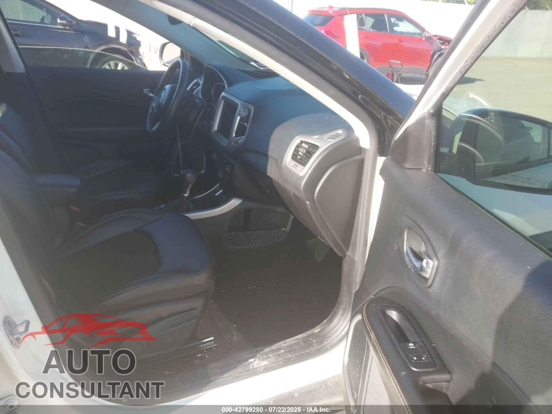 JEEP COMPASS 2020 - 3C4NJCBB1LT118357