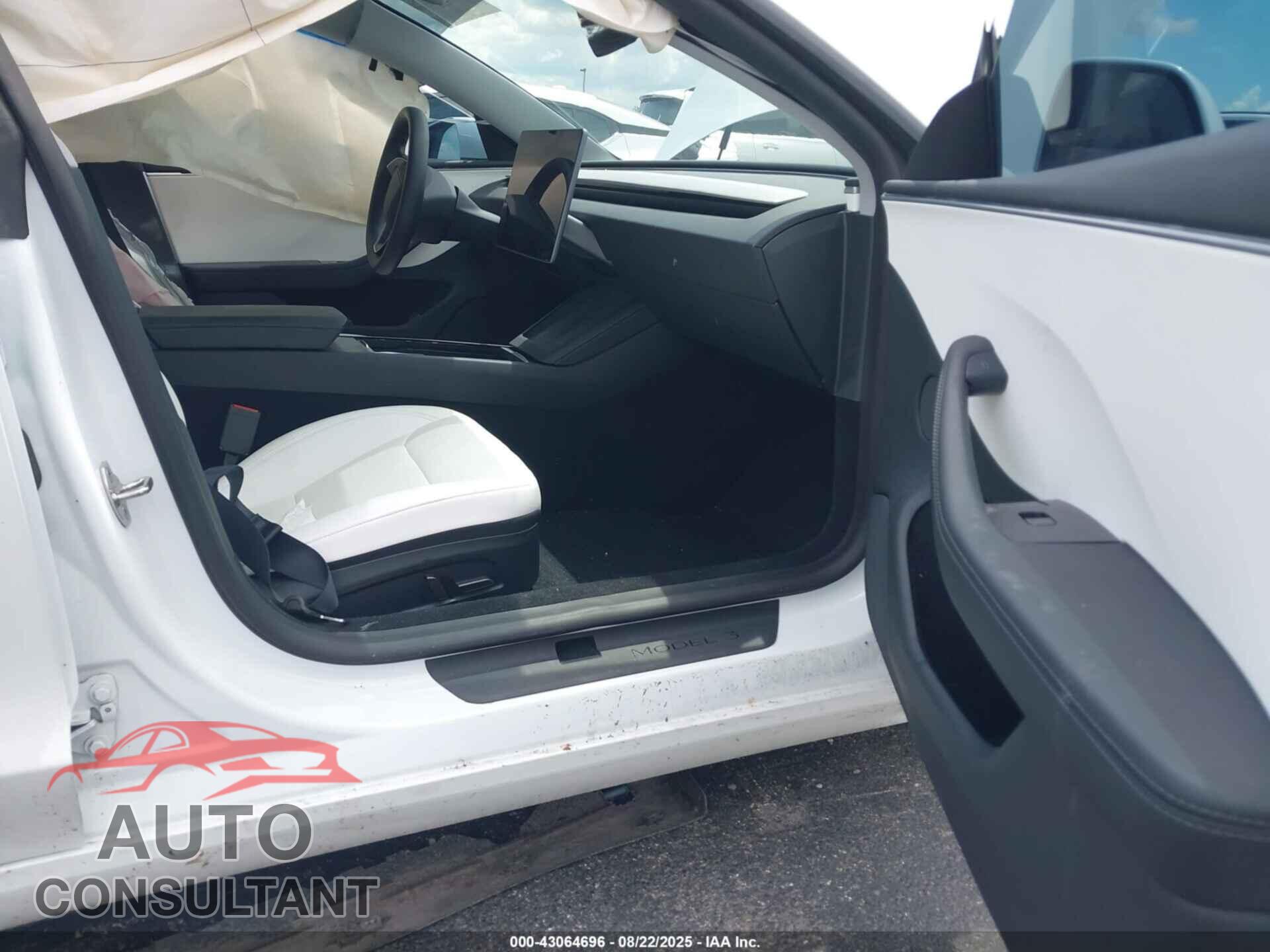TESLA MODEL 3 2024 - 5YJ3E1EB4RF811040