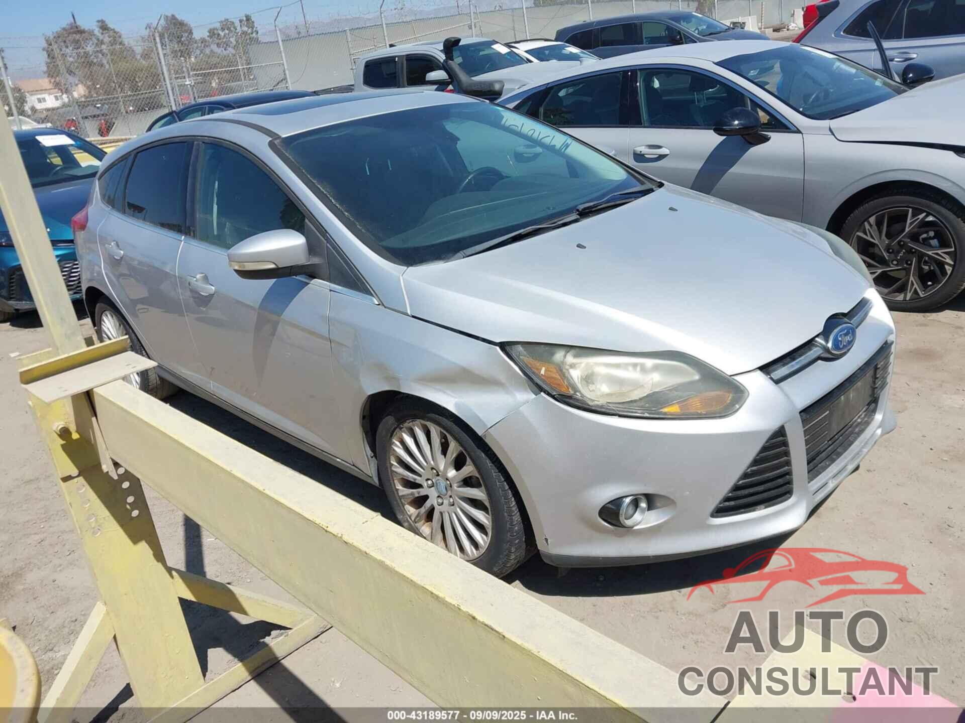 FORD FOCUS 2012 - 1FAHP3N24CL257682